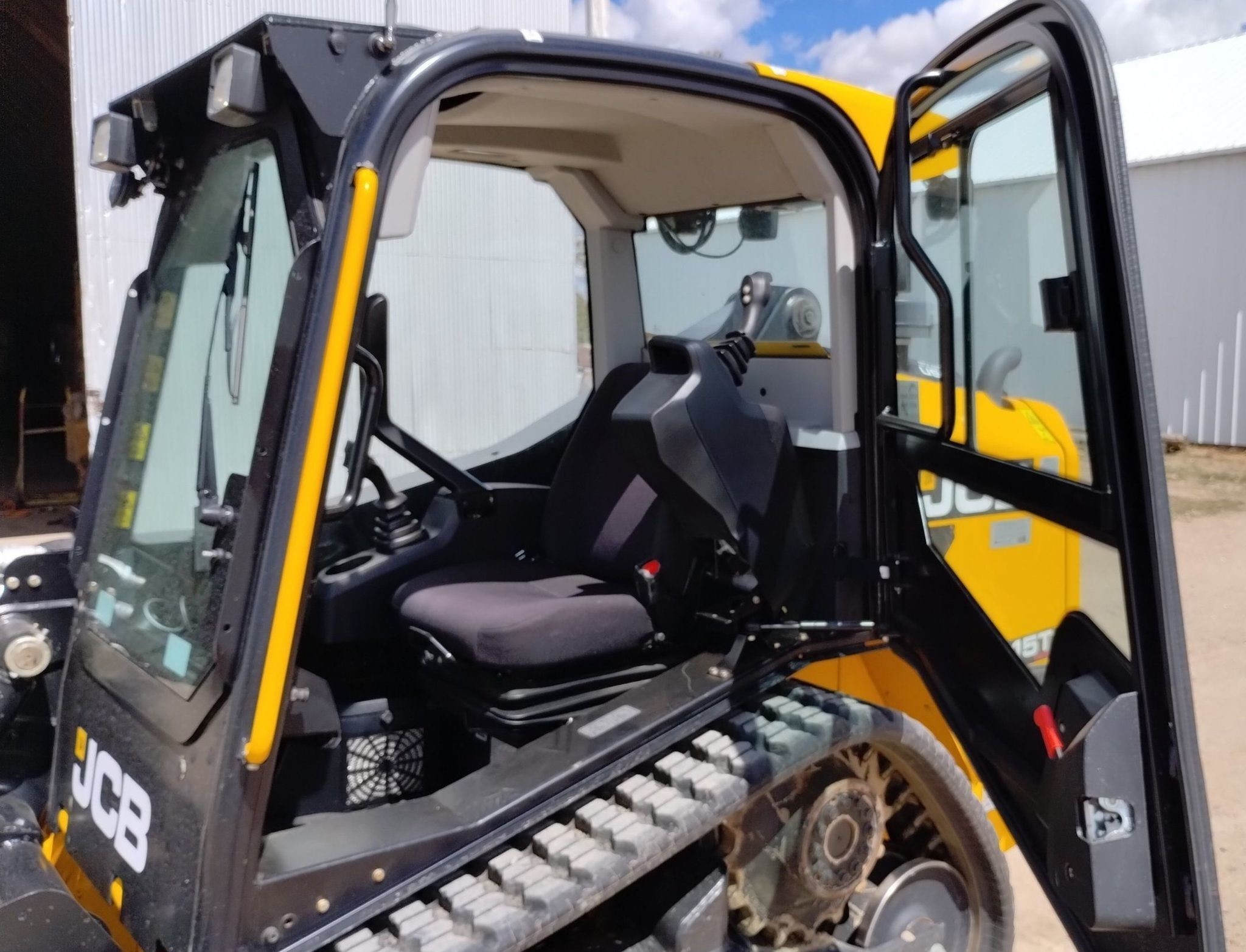 gallery 2021 JCB 215T Super tracked skid steer loader