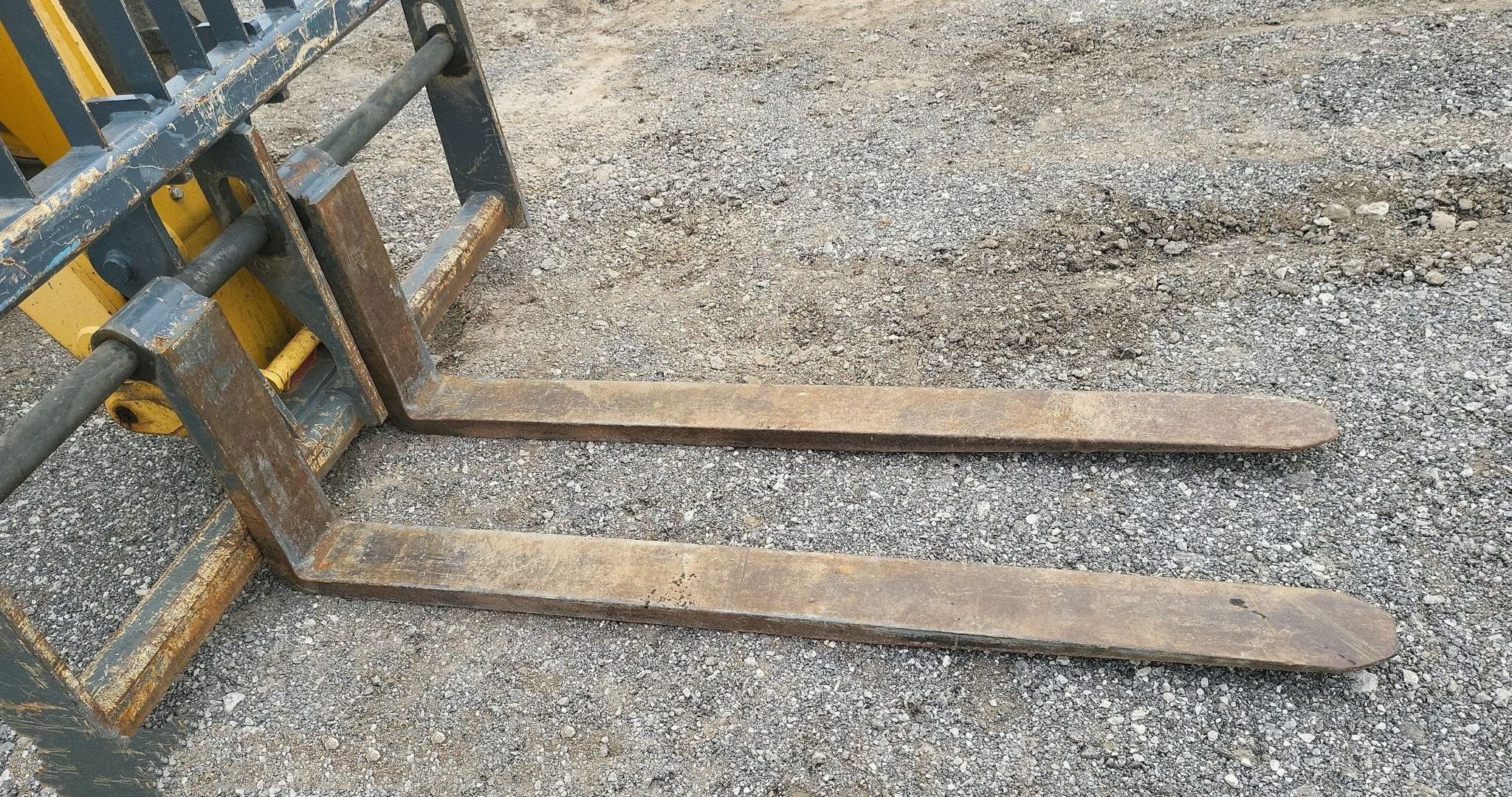 gallery 2017 Gehl DL1240 telehandler