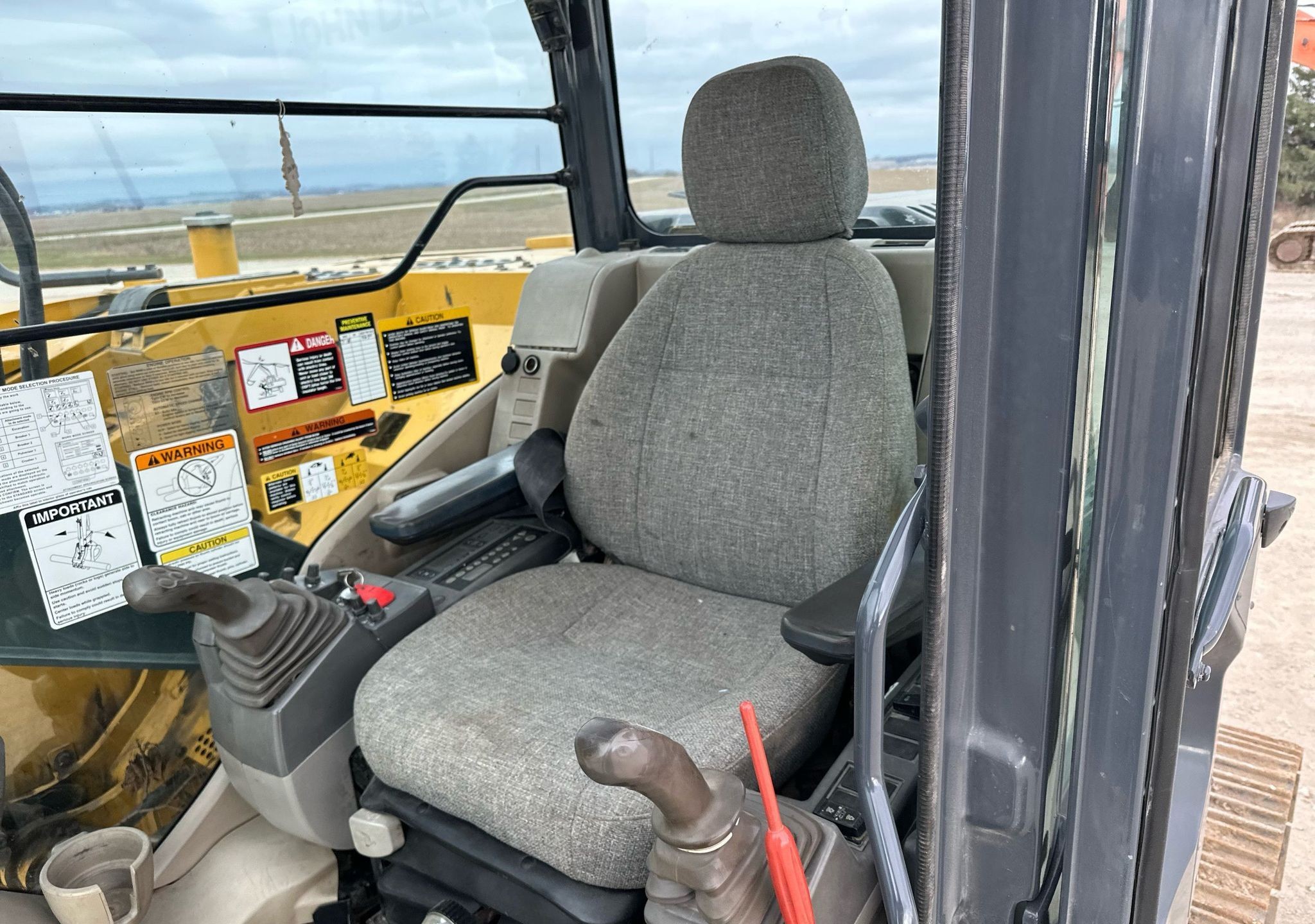 gallery 2012 John Deere FF135DX excavator