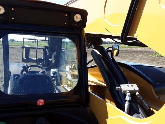 gallery 2016 Caterpillar TL943D 4x4x4 Telehandler