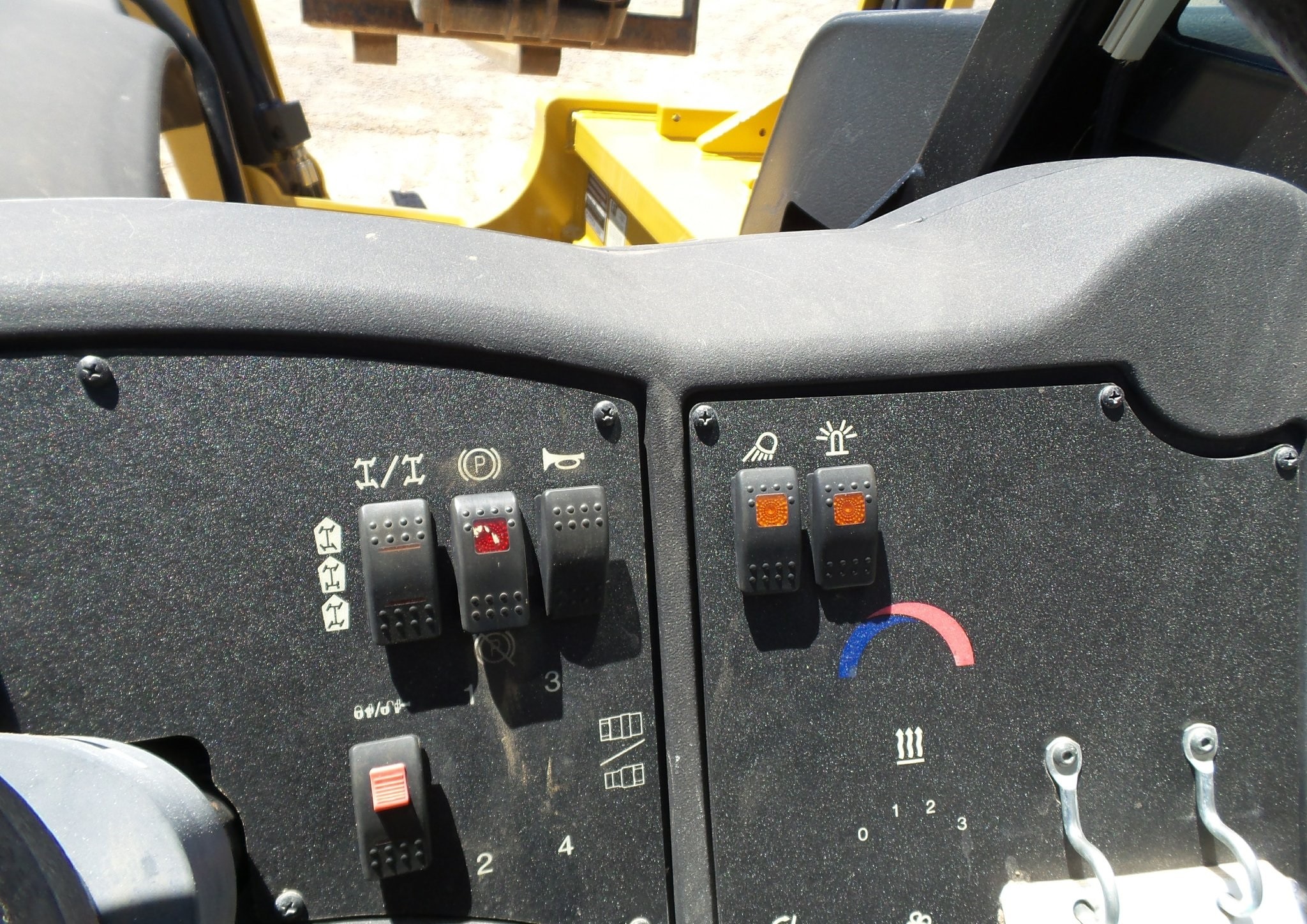 gallery 2013 Caterpillar TL943C telehandler