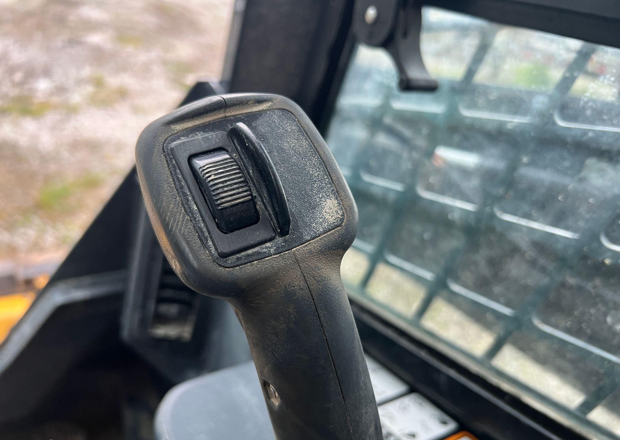 gallery 2017 John Deere 333G skid steer loader