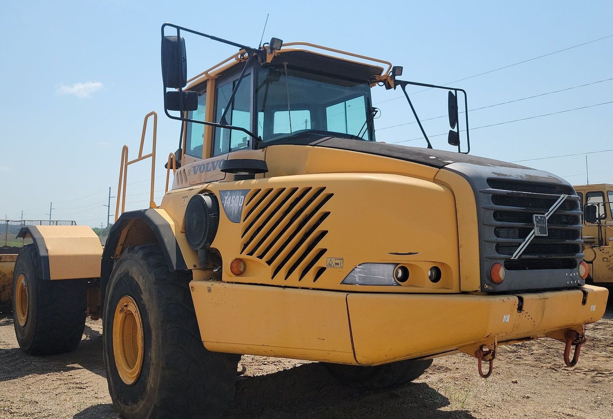 gallery Volvo T450D 4WD scraper tractor