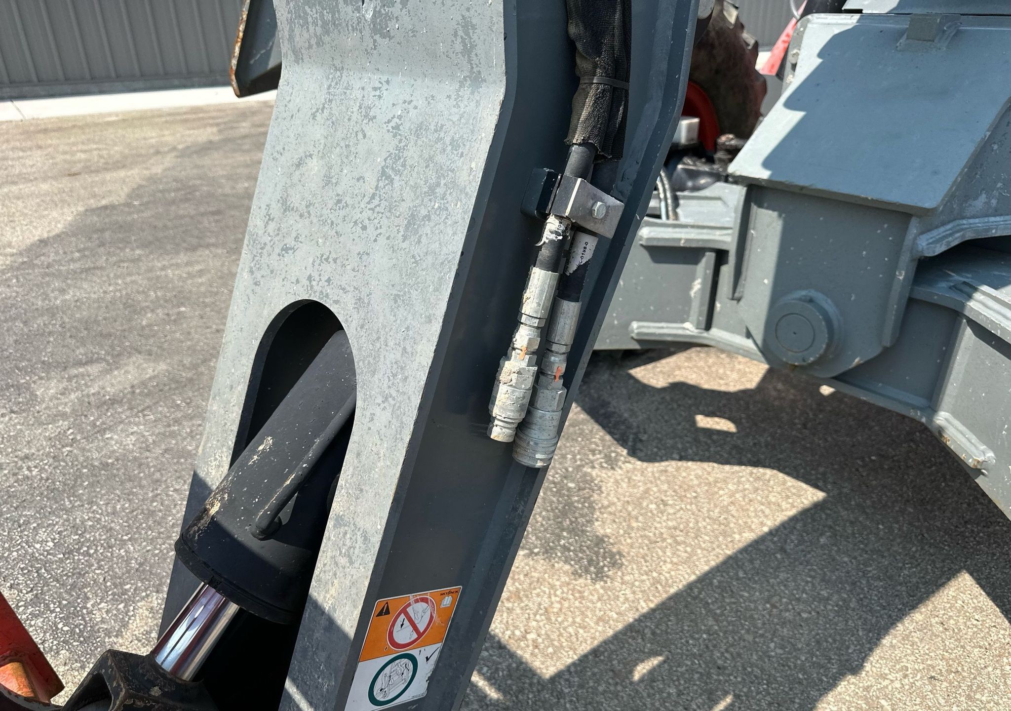 gallery 2018 Skyjack SJ1056 TH telehandler