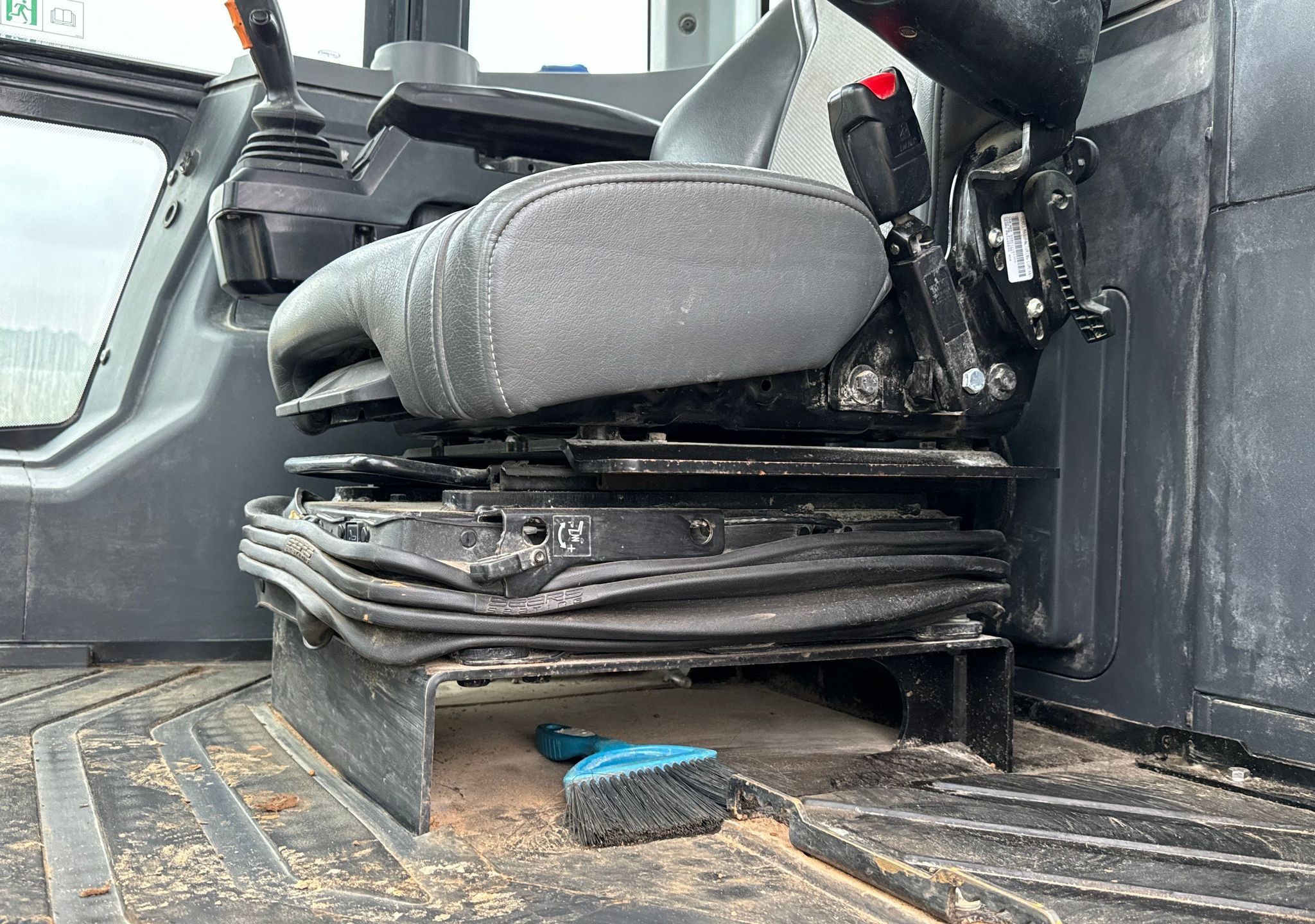 gallery 2022 John Deere 544 P-Tier wheel loader