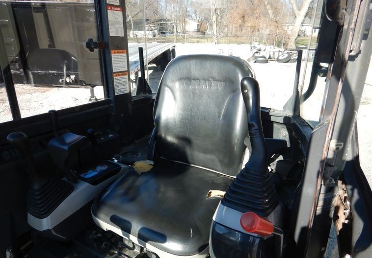gallery 2006 Komatsu PC50MR-2 mini excavator