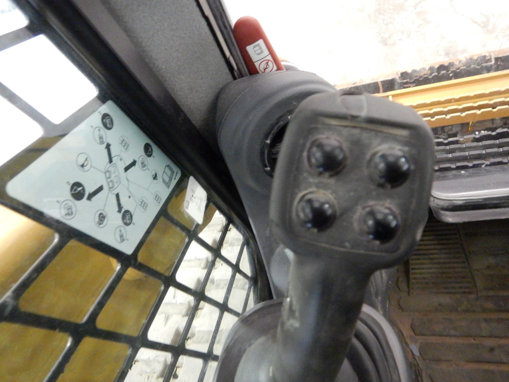 gallery 2018 Caterpillar 299D2 skid steer