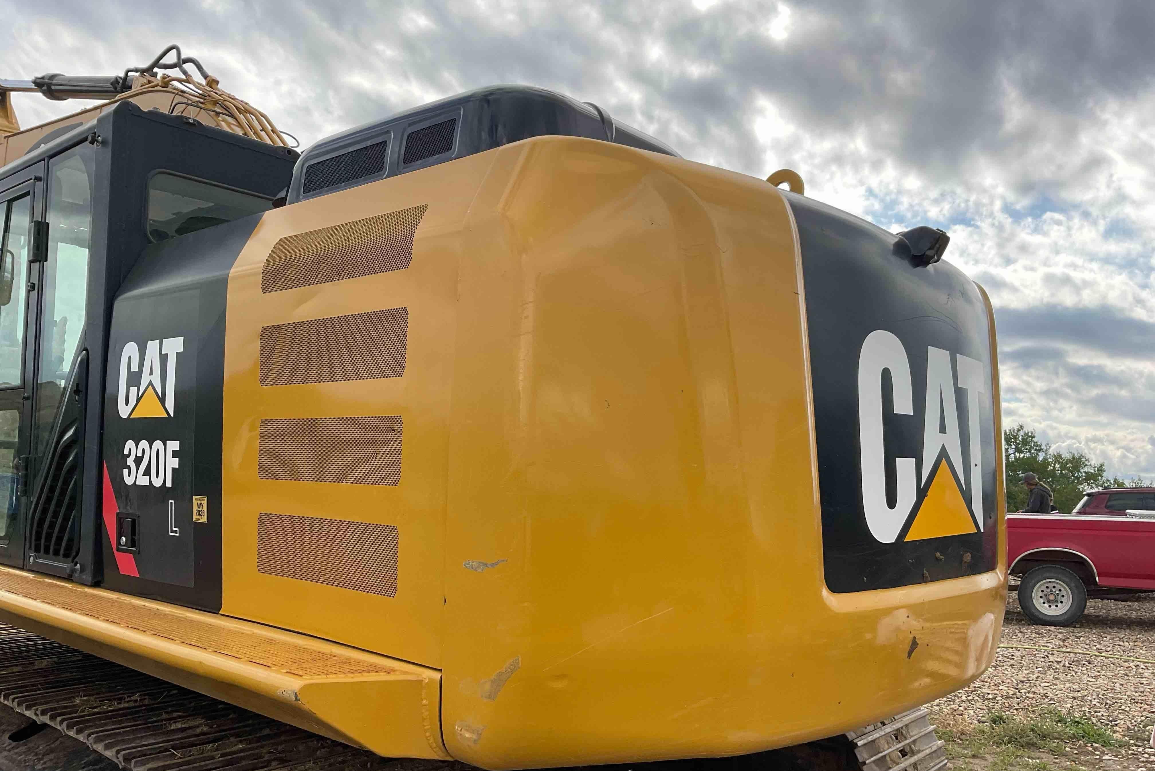 gallery 2017 Caterpillar 320FL Excavator
