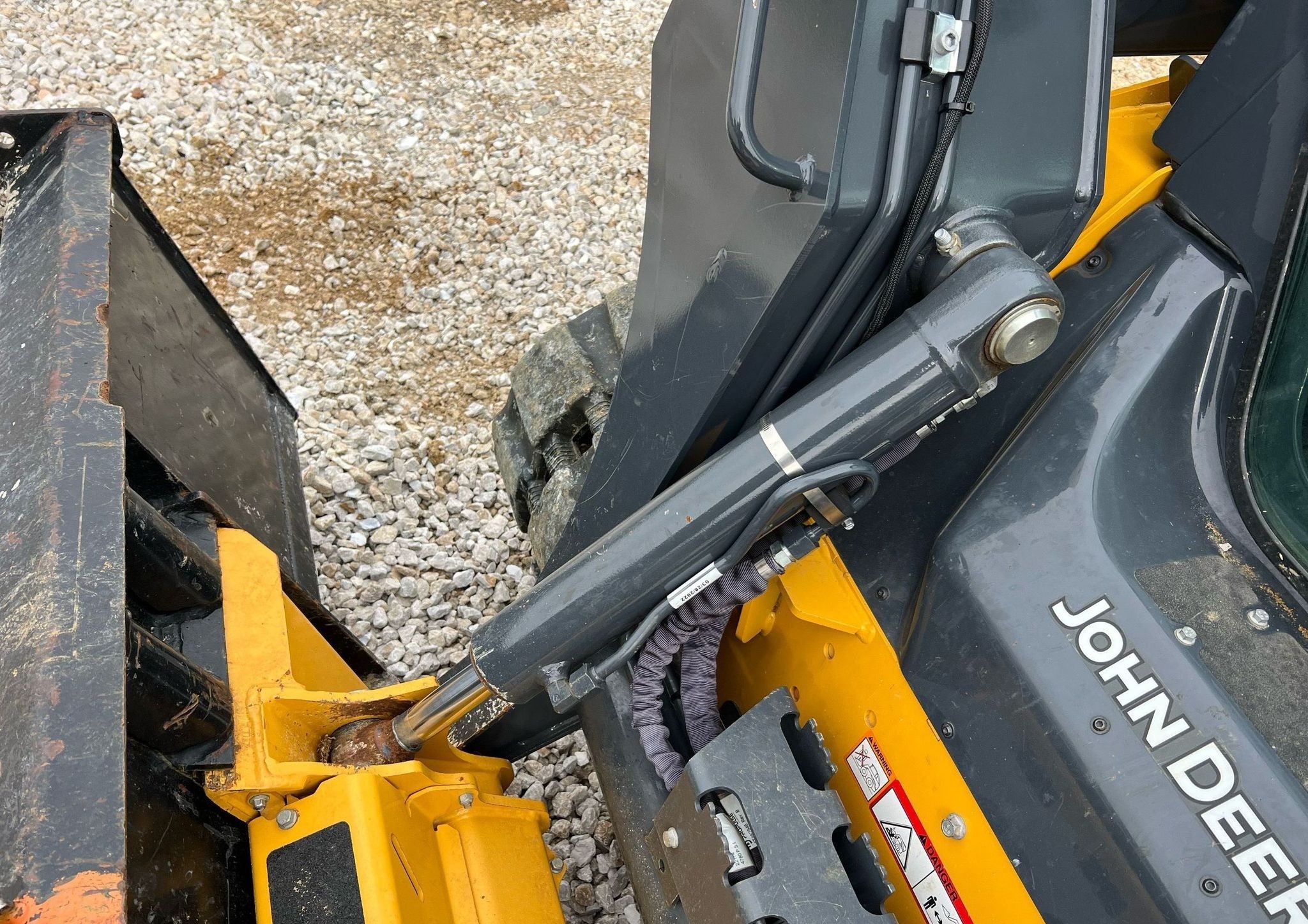 gallery 2022 John Deere 325G tracked skid steer loader