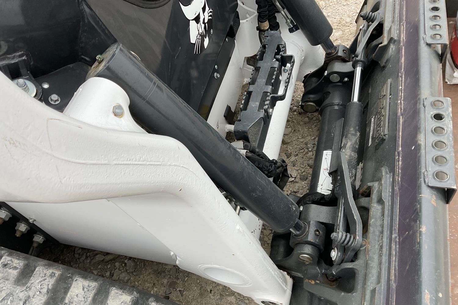 gallery 2021 Bobcat T76 R-Series Compact Track Loader