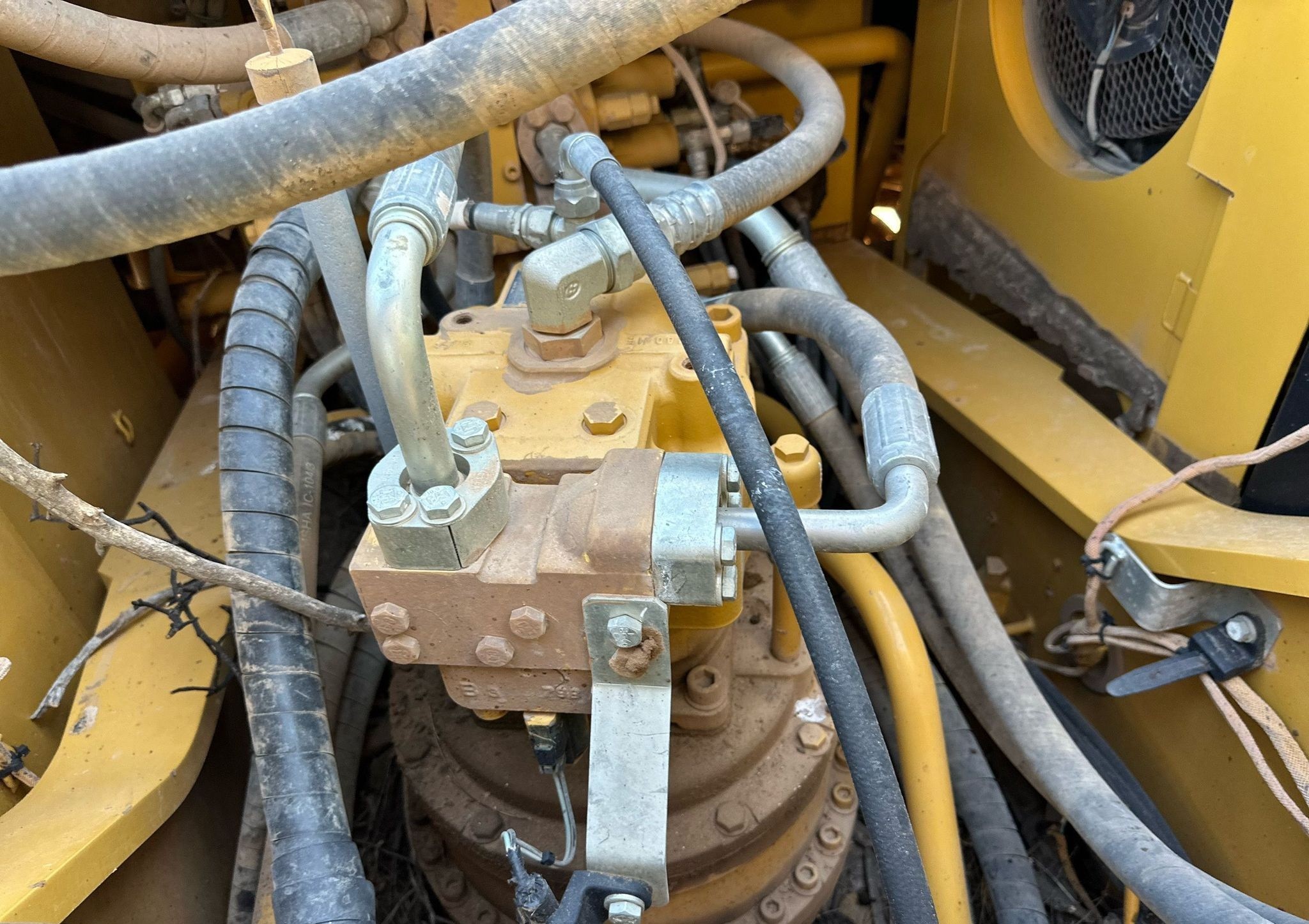gallery 2018 Caterpillar 326F L excavator
