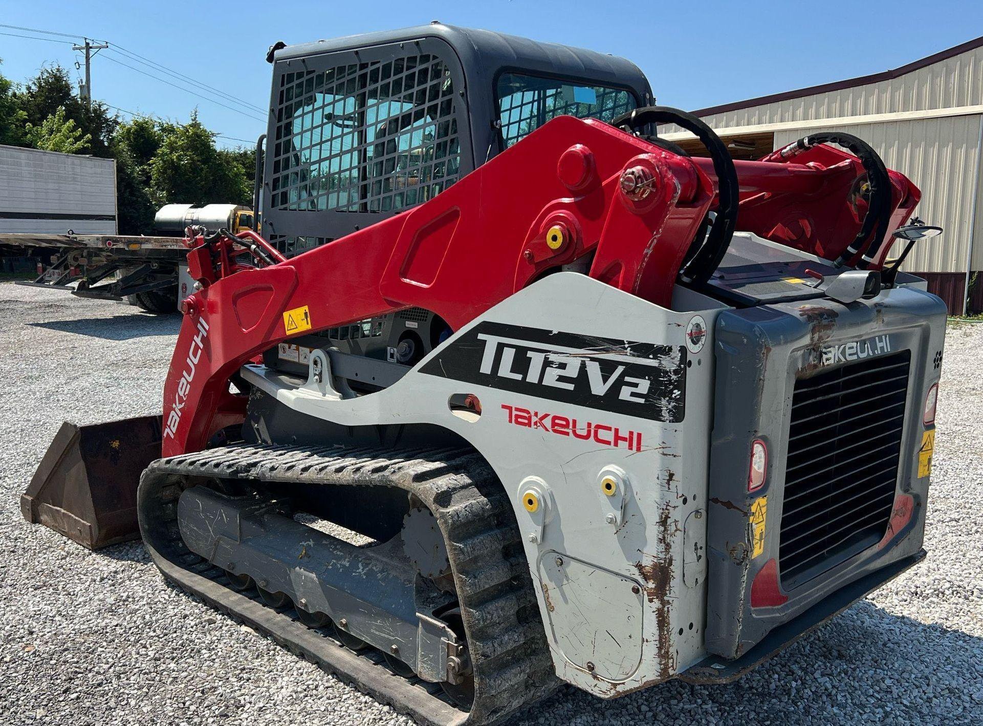 gallery 2016 Takeuchi TL12V2 tracked skid steer loader