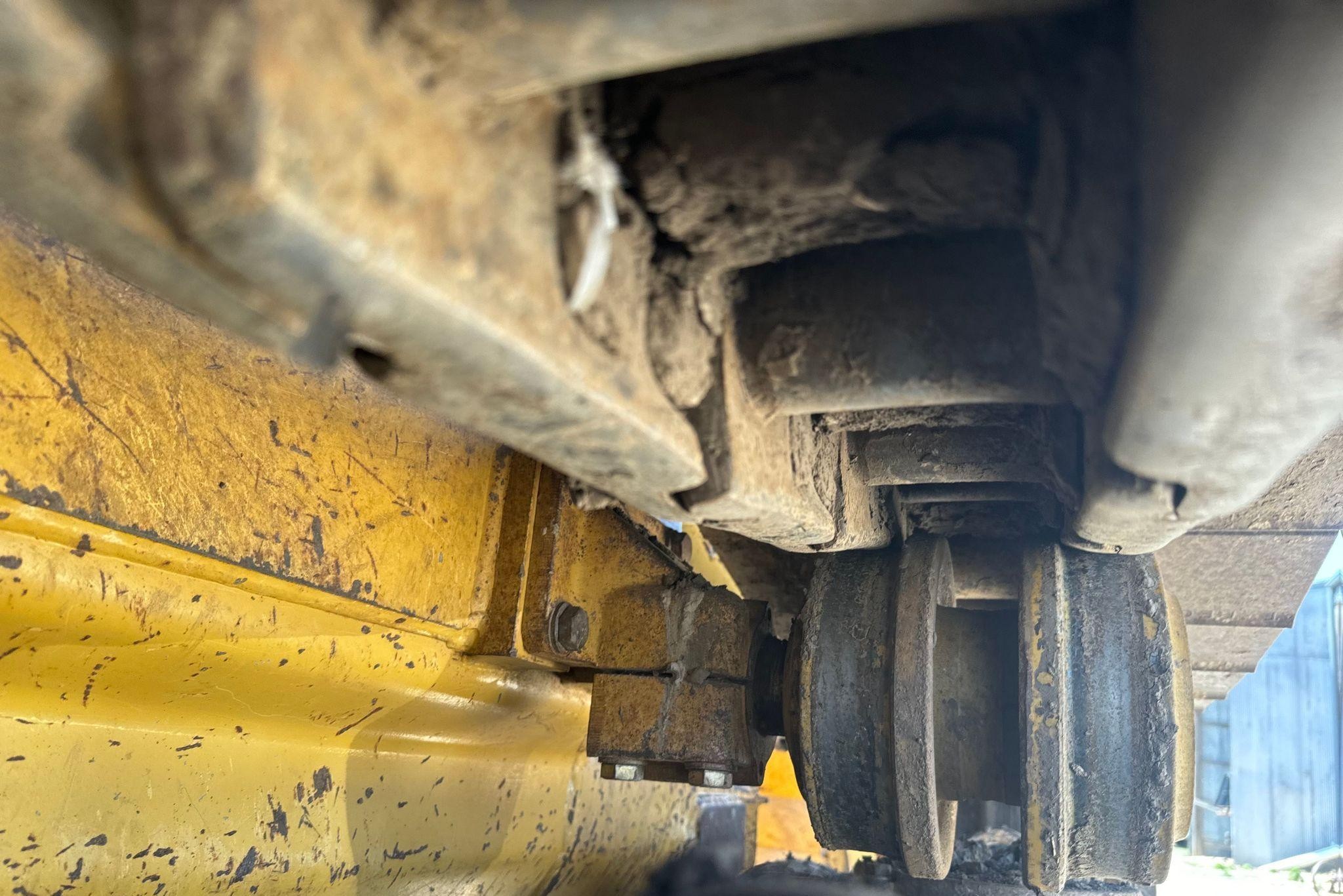 gallery 2002 Caterpillar 953C track loader