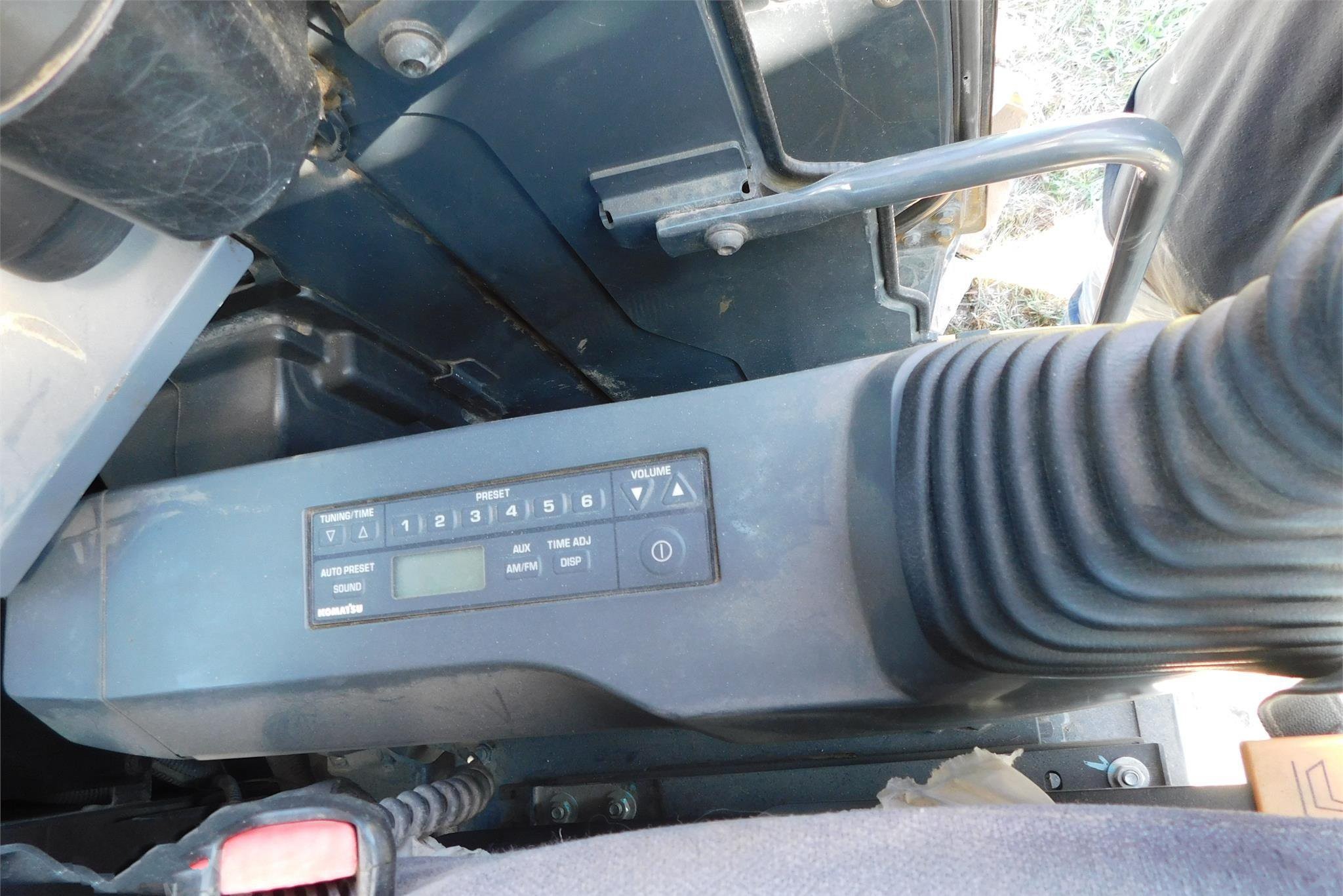 gallery 2016 KOMATSU PC138US LC-11