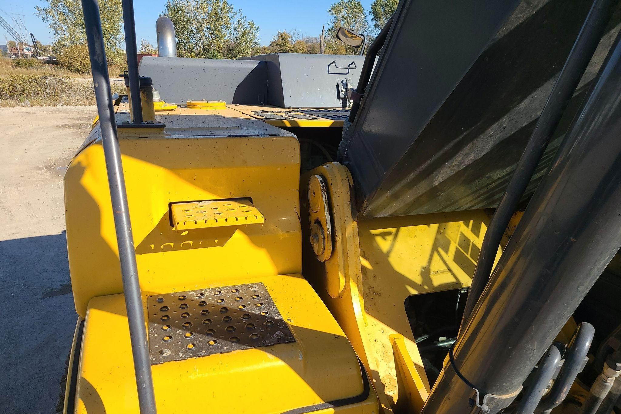 gallery 2014 John Deere 350G LC excavator