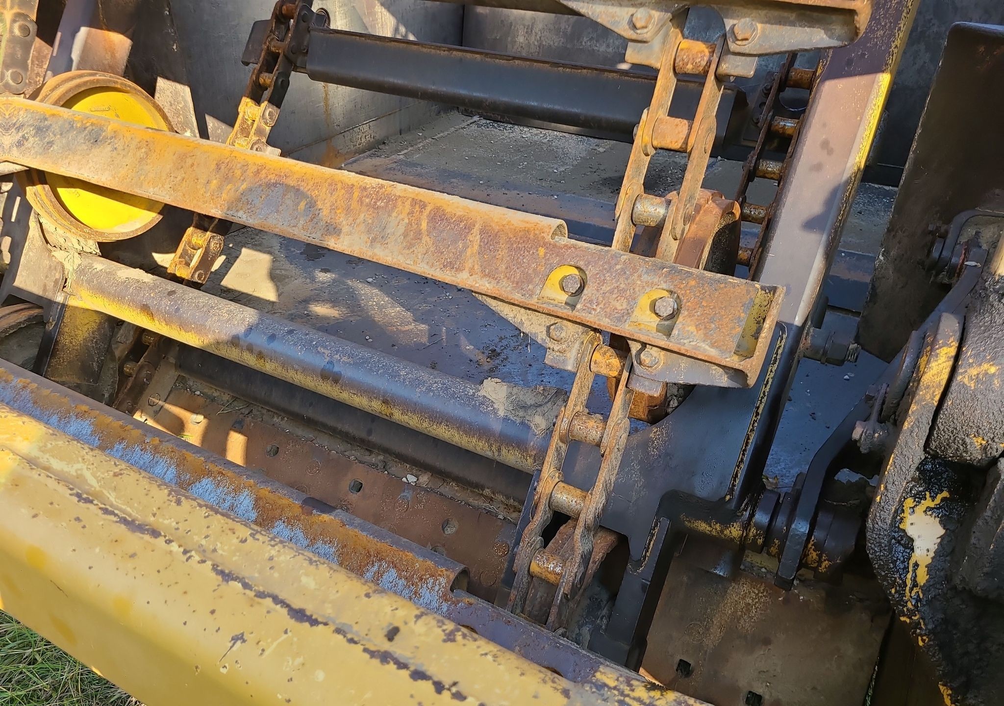 gallery 2006 Caterpillar 615C Series II elevating scraper