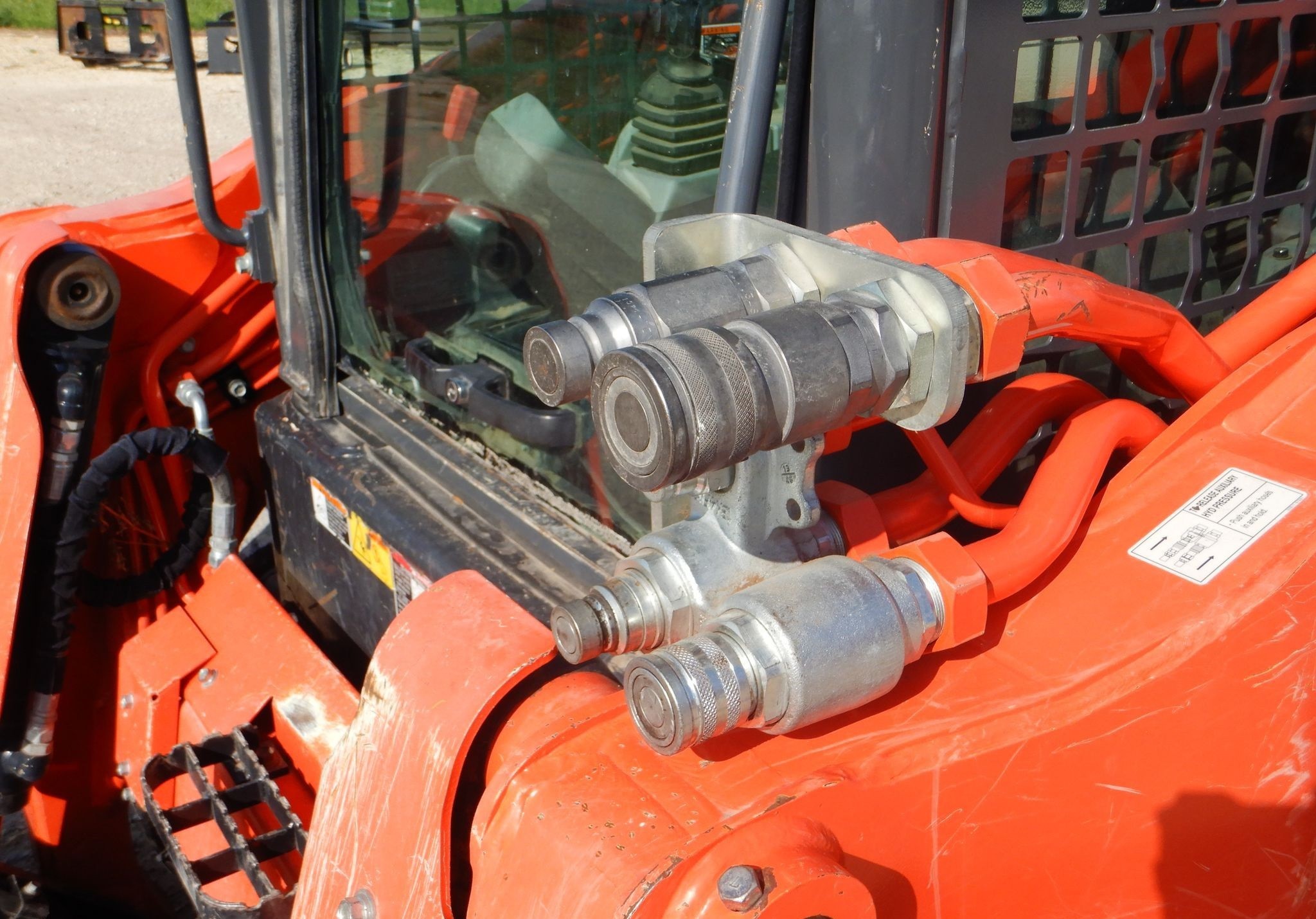 gallery 2015 Kubota SVL90-2 skid steer
