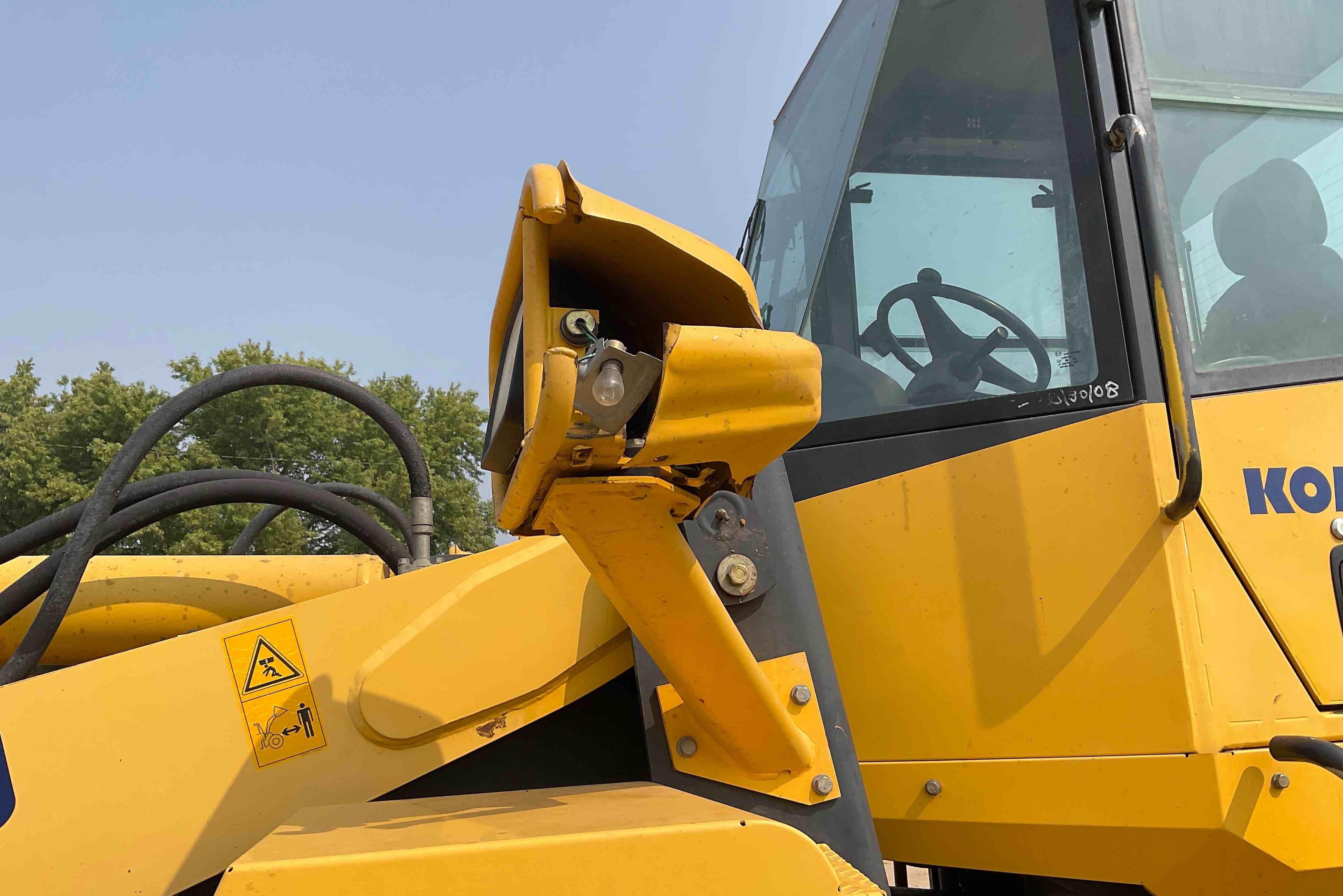 gallery 2008 Komatsu WA320-5L Wheel Loader W/Grapple