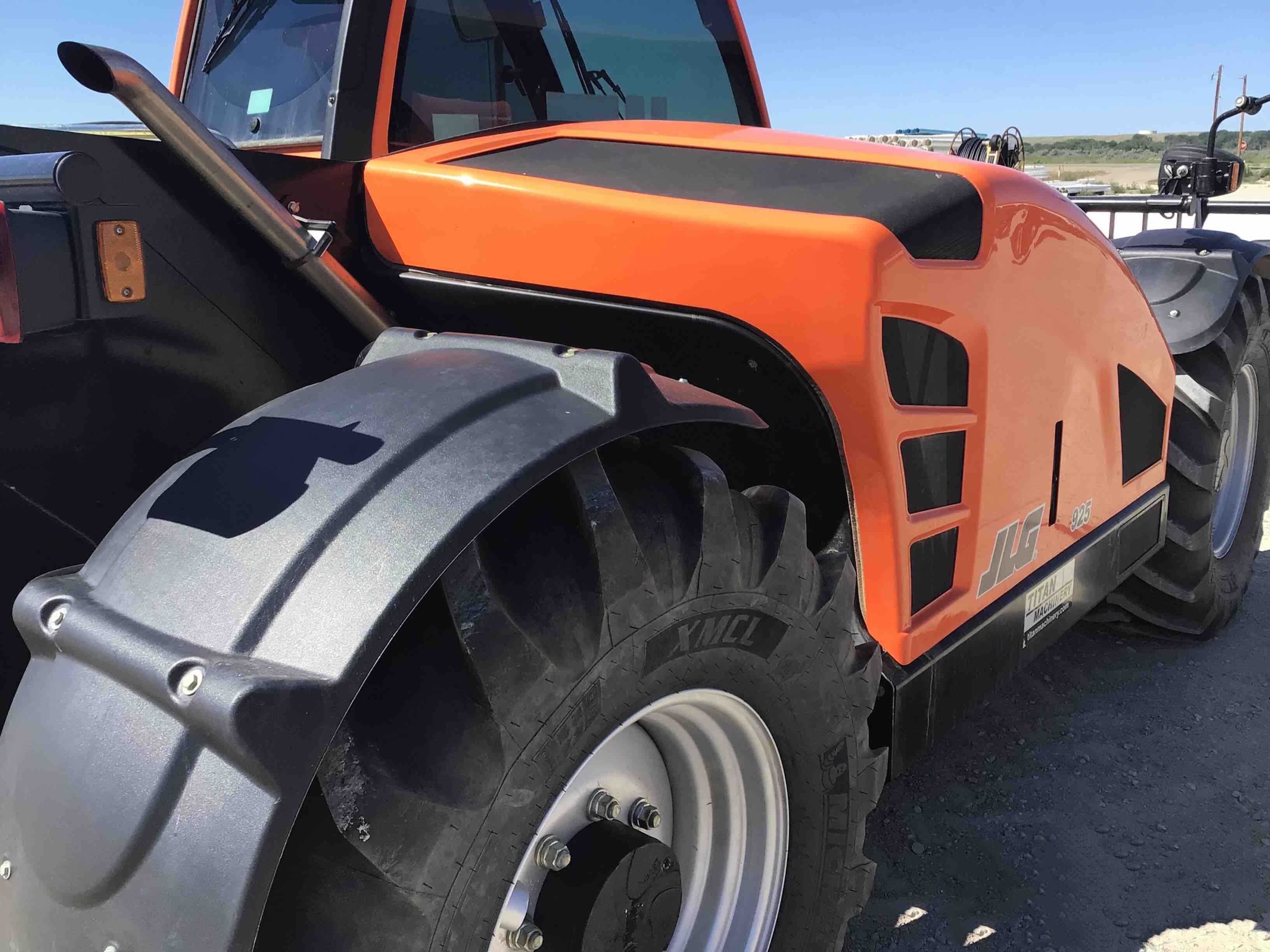 gallery 2018 JLG 925 Telehandler
