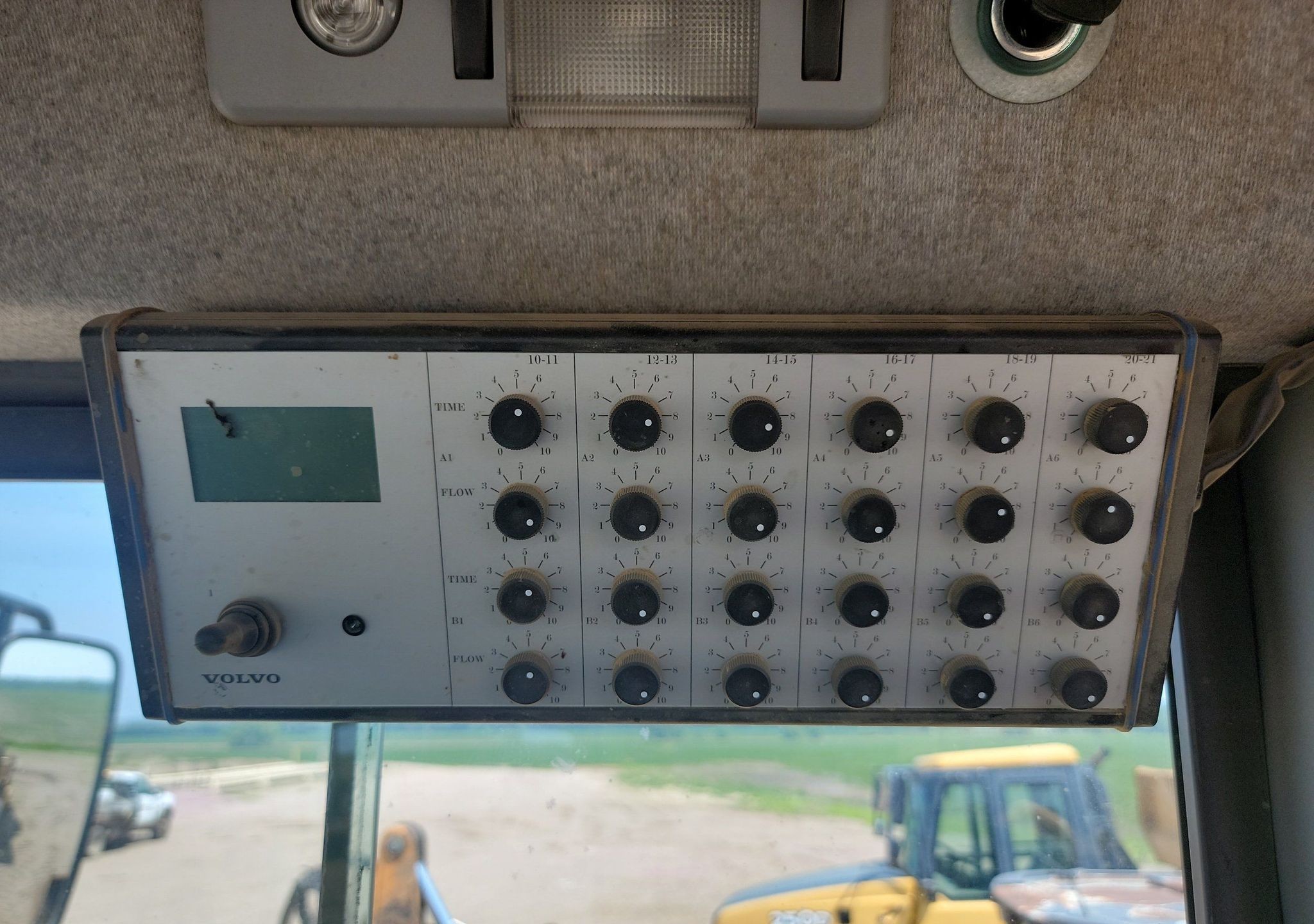 gallery Volvo T450D 4WD scraper tractor