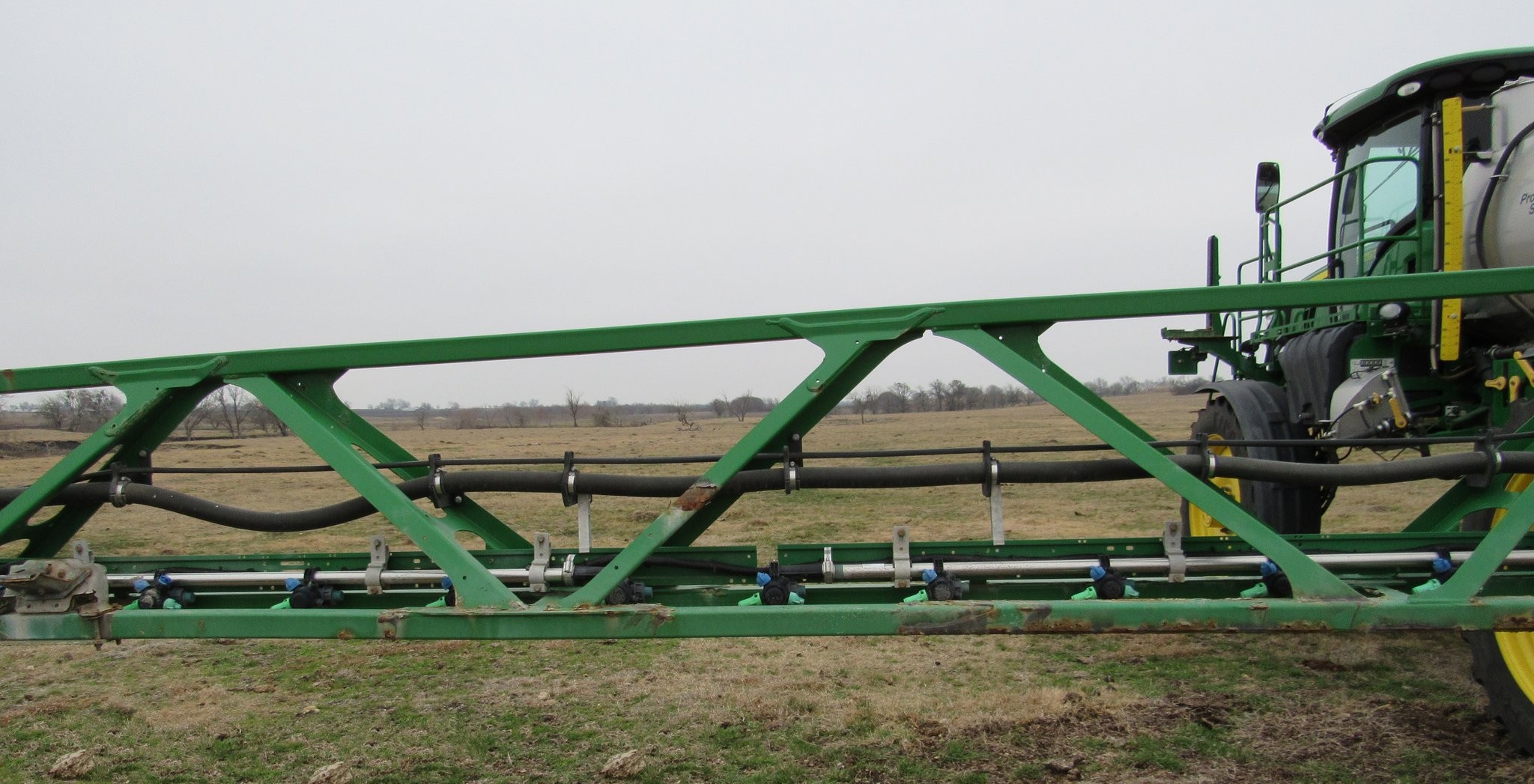 gallery 2014 John Deere R4038 self-propelled sprayer