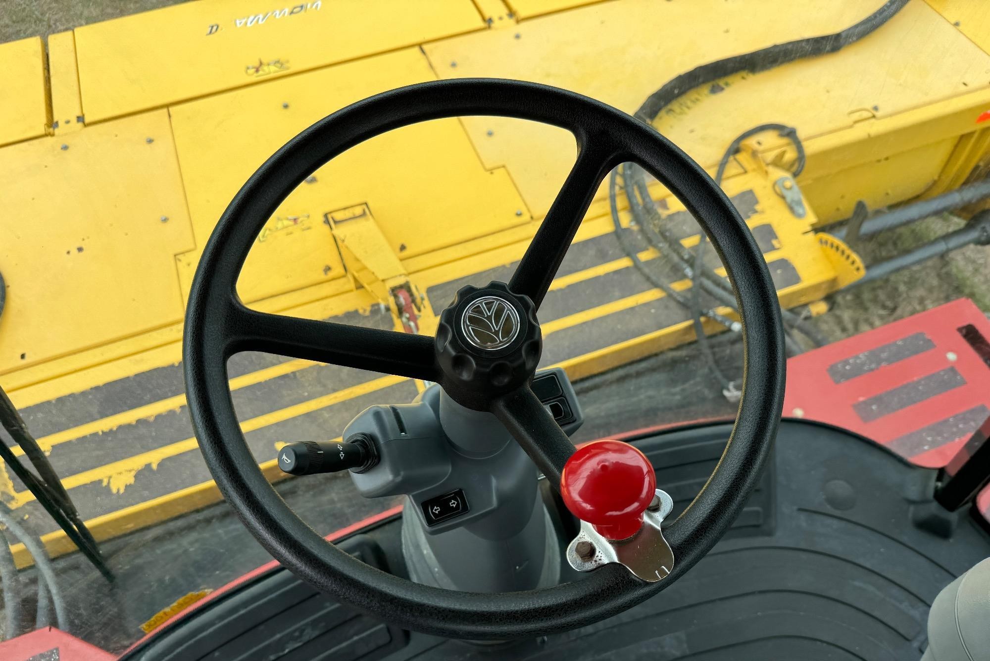 gallery 2014 New Holland Speedrower 240 Self-Propelled Windrower
