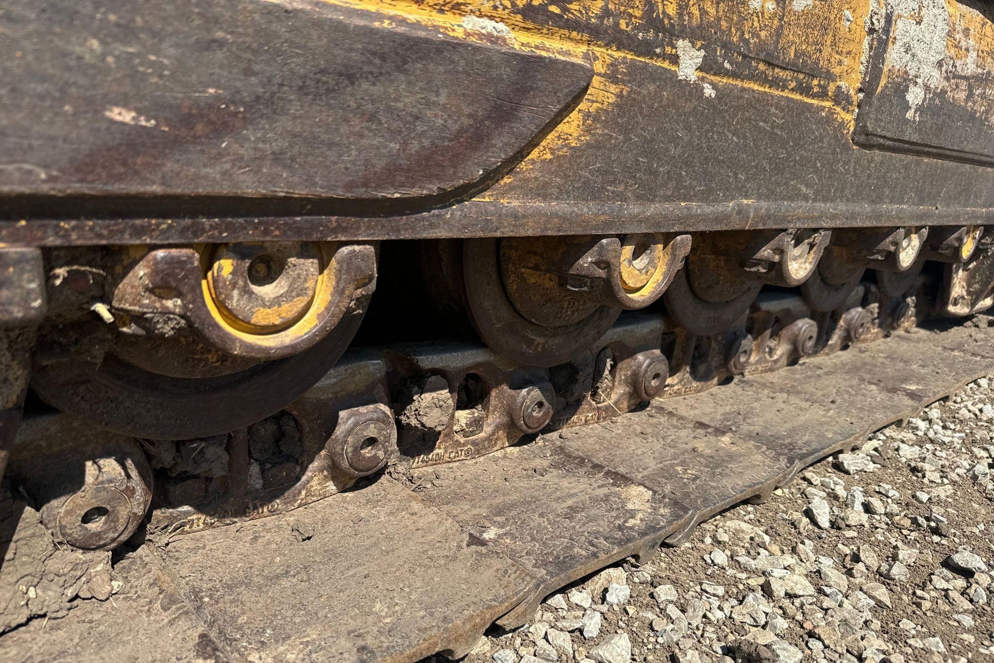 gallery 2002 Caterpillar 953C track loader