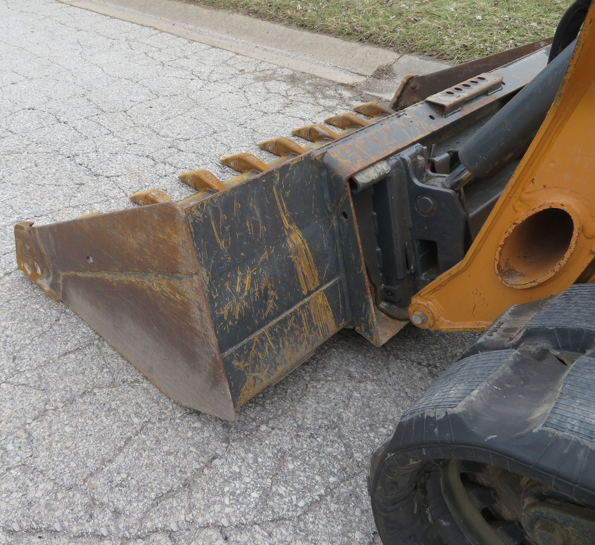 gallery 2017 Case TV380 tracked skid steer loader