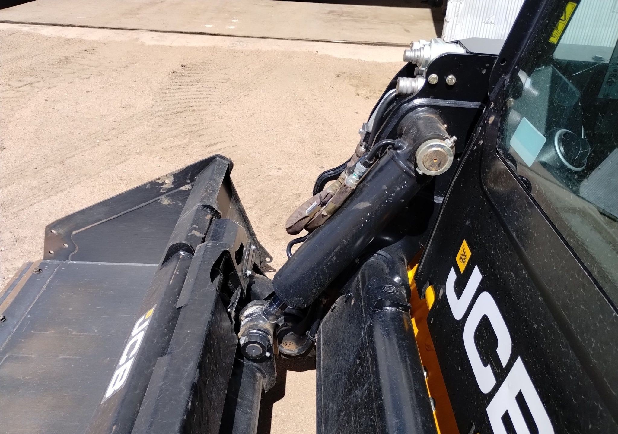 gallery 2021 JCB 215T Super tracked skid steer loader