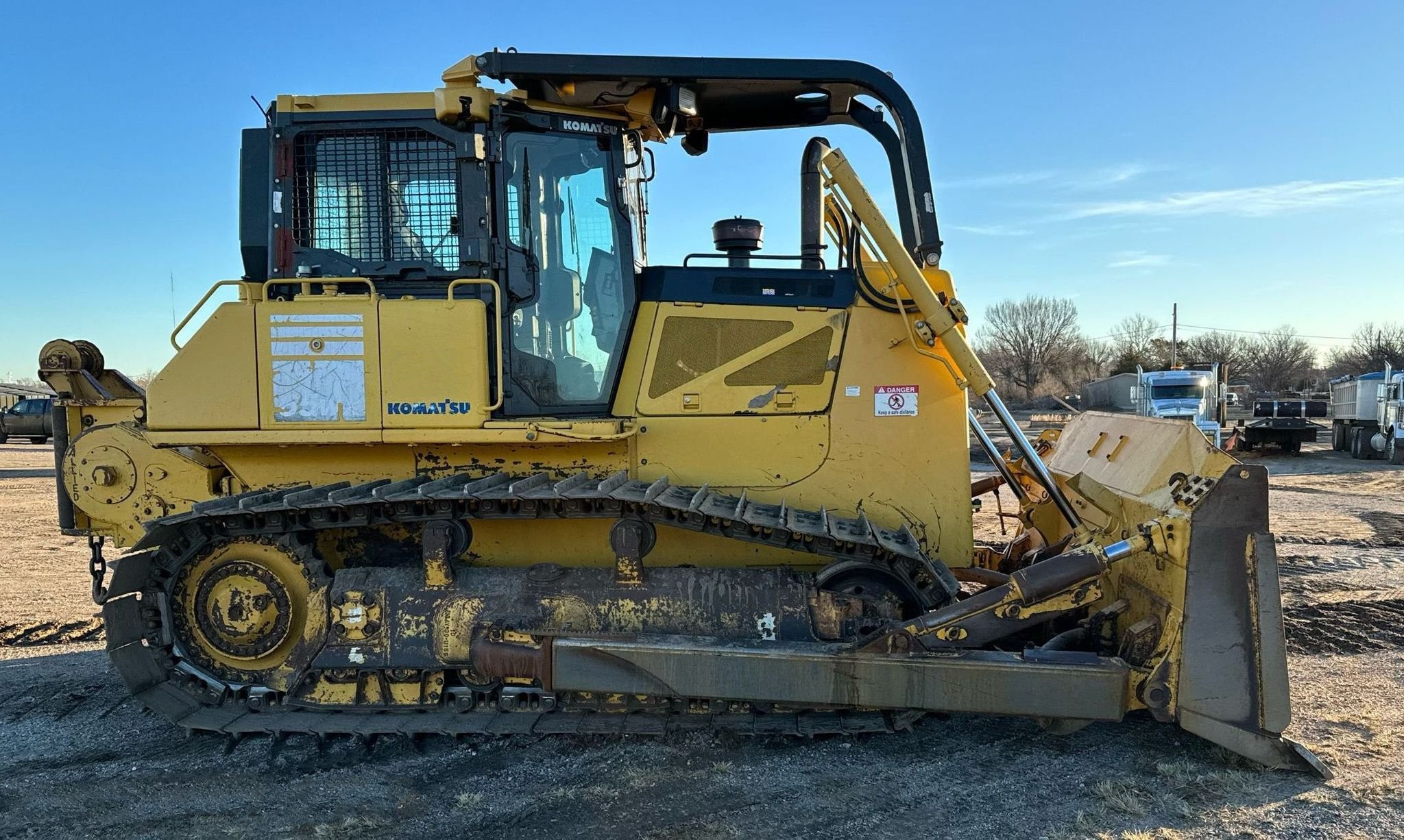 gallery 2013 Komatsu D65WX-17 dozer