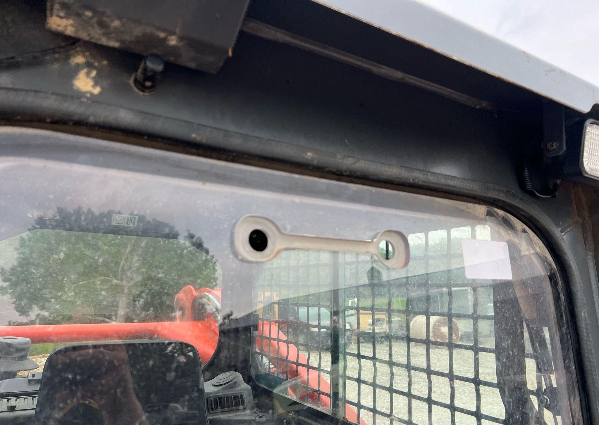 gallery 2019 Kubota SVL95-2S tracked skid steer loader