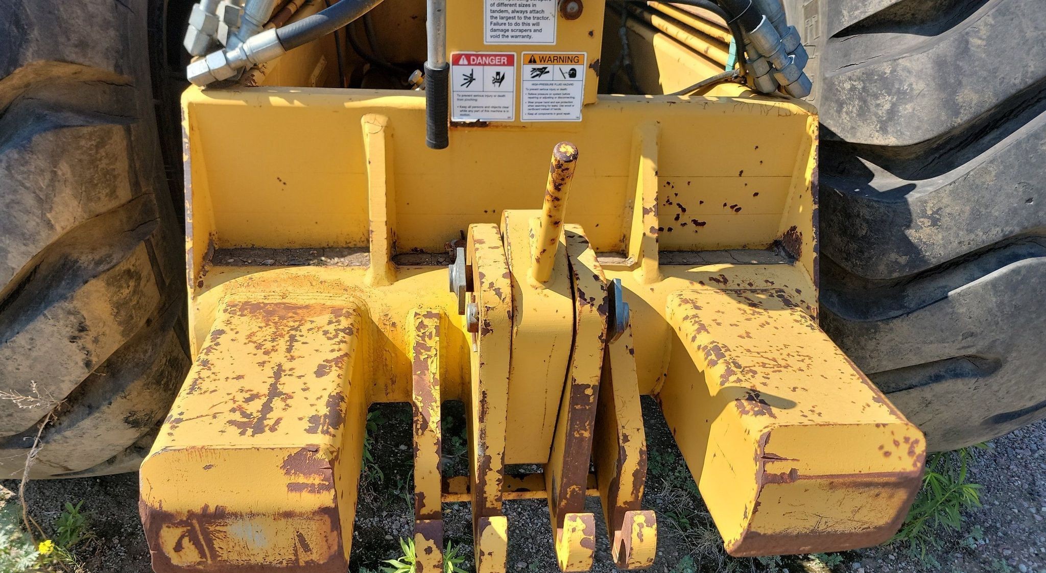gallery Volvo T450D 4WD scraper tractor