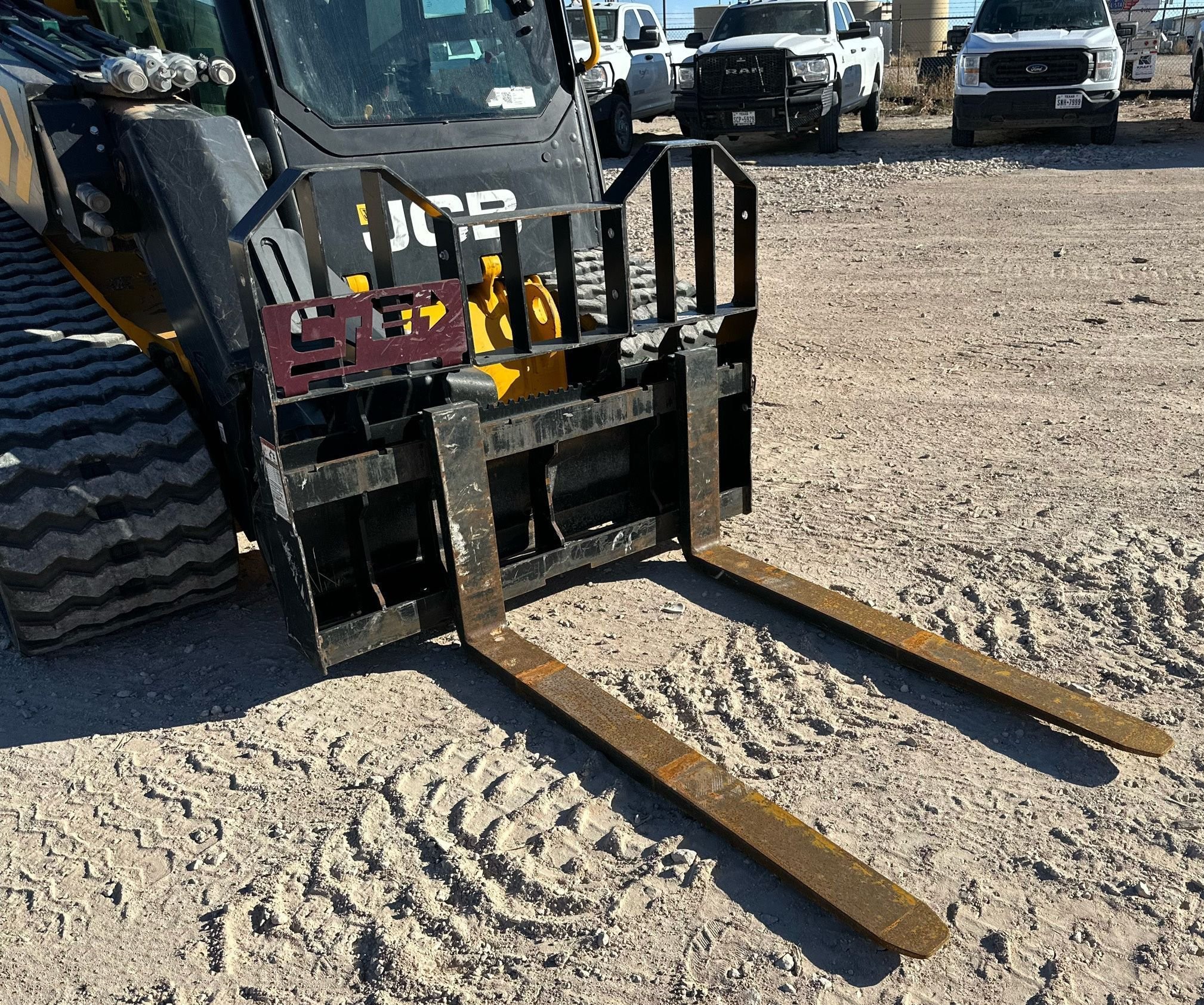 gallery 2022 JCB 3TS-8T tracked skid steer loader