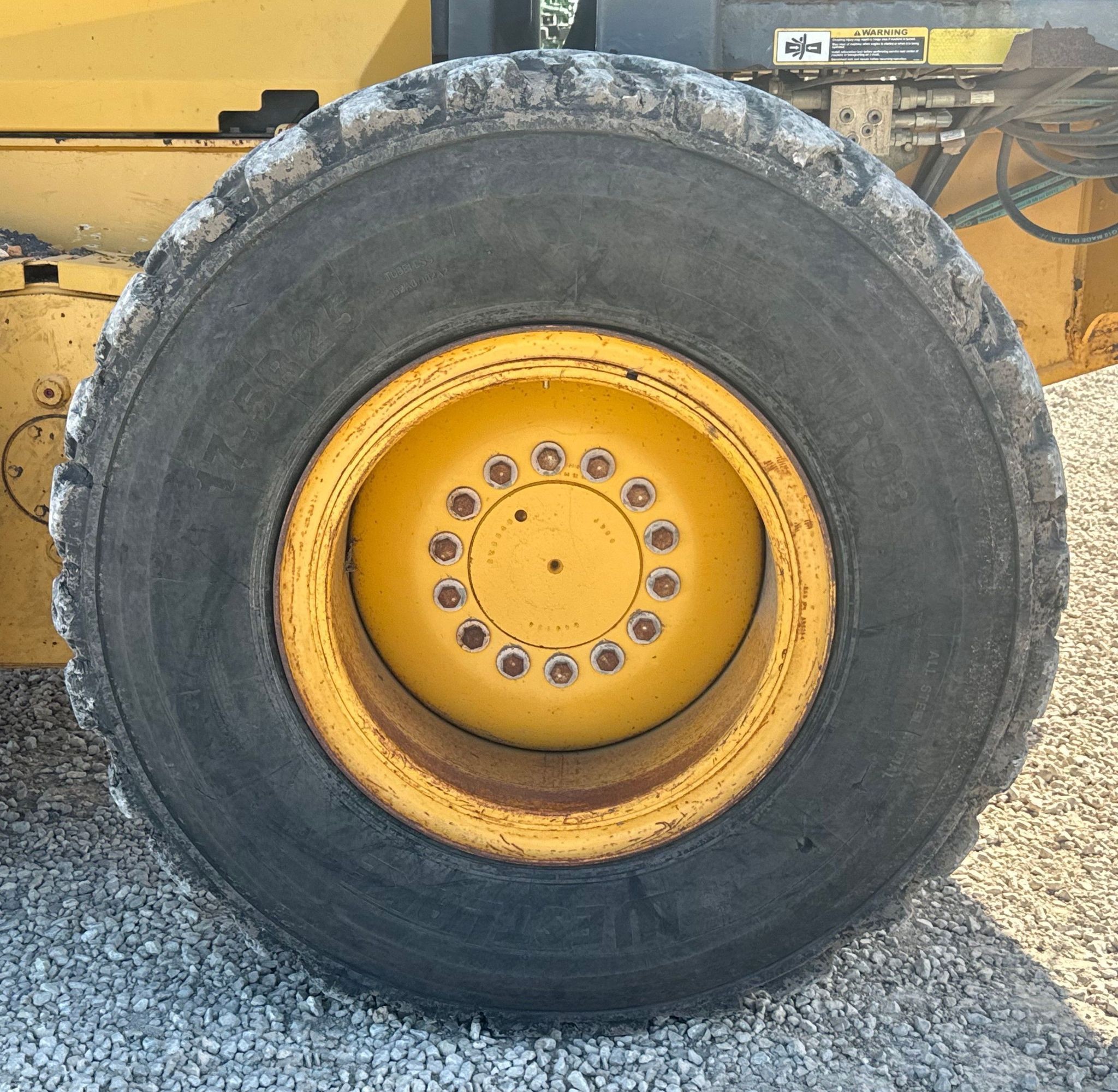 gallery 2013 John Deere 772G motor grader