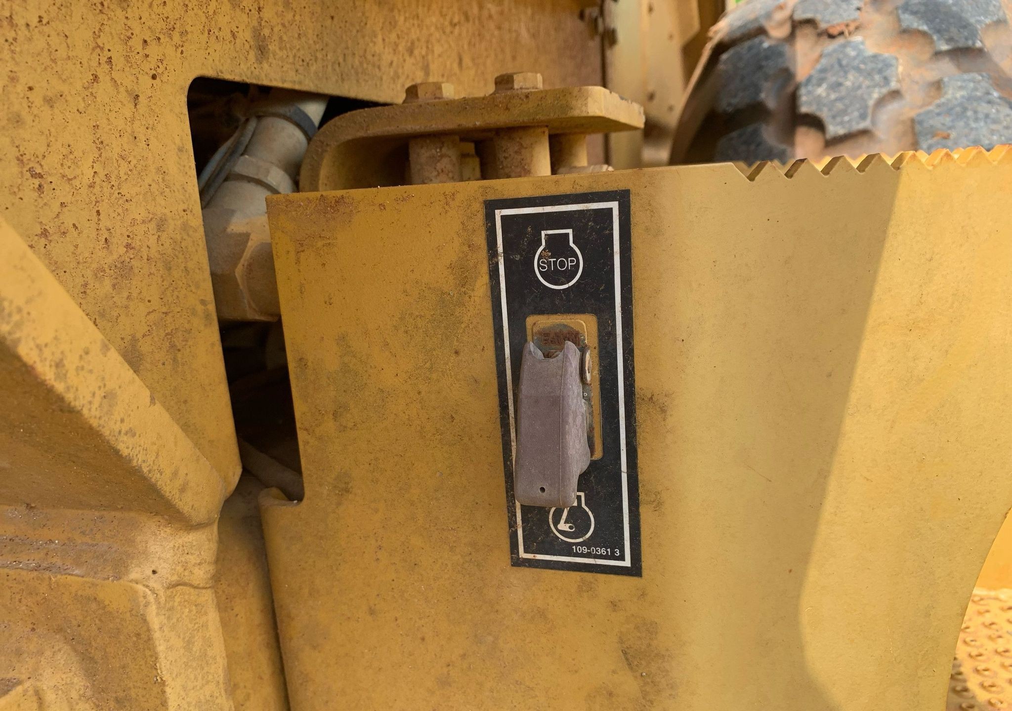 gallery 2008 Caterpillar CS56 single drum vibratory roller