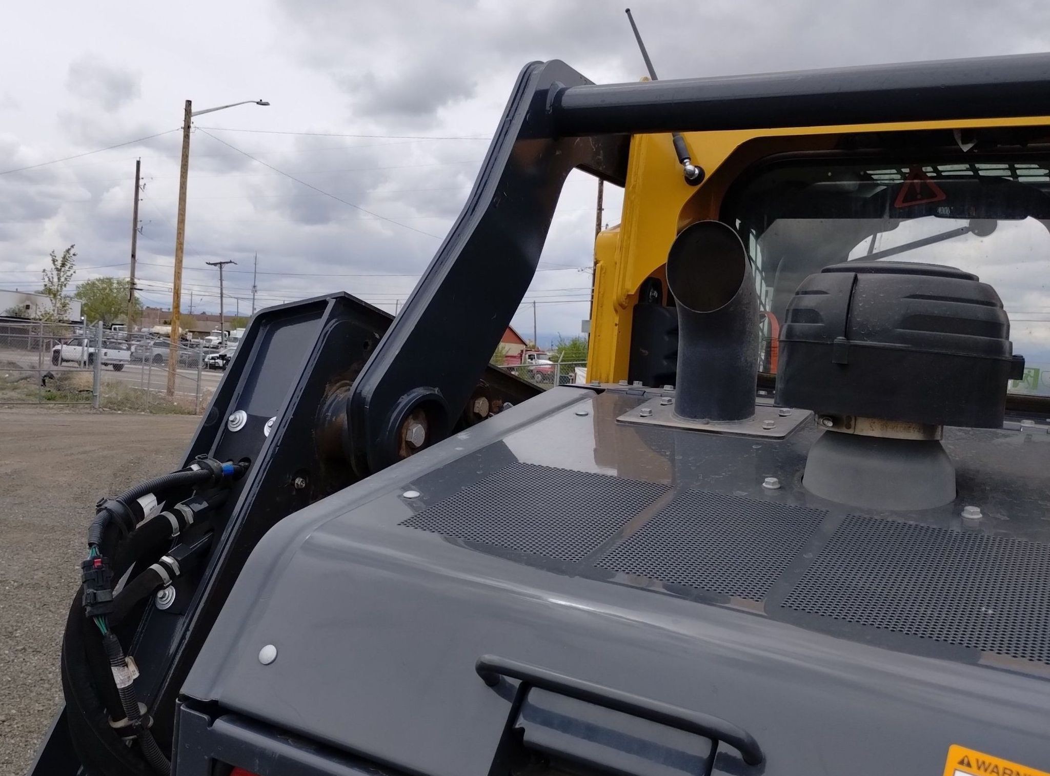 gallery 2022 John Deere 330G skid steer loader