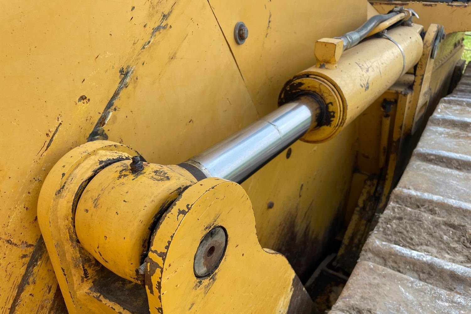 gallery 2007 John Deere 850J LT Dozer WMulti-Shank Ripper
