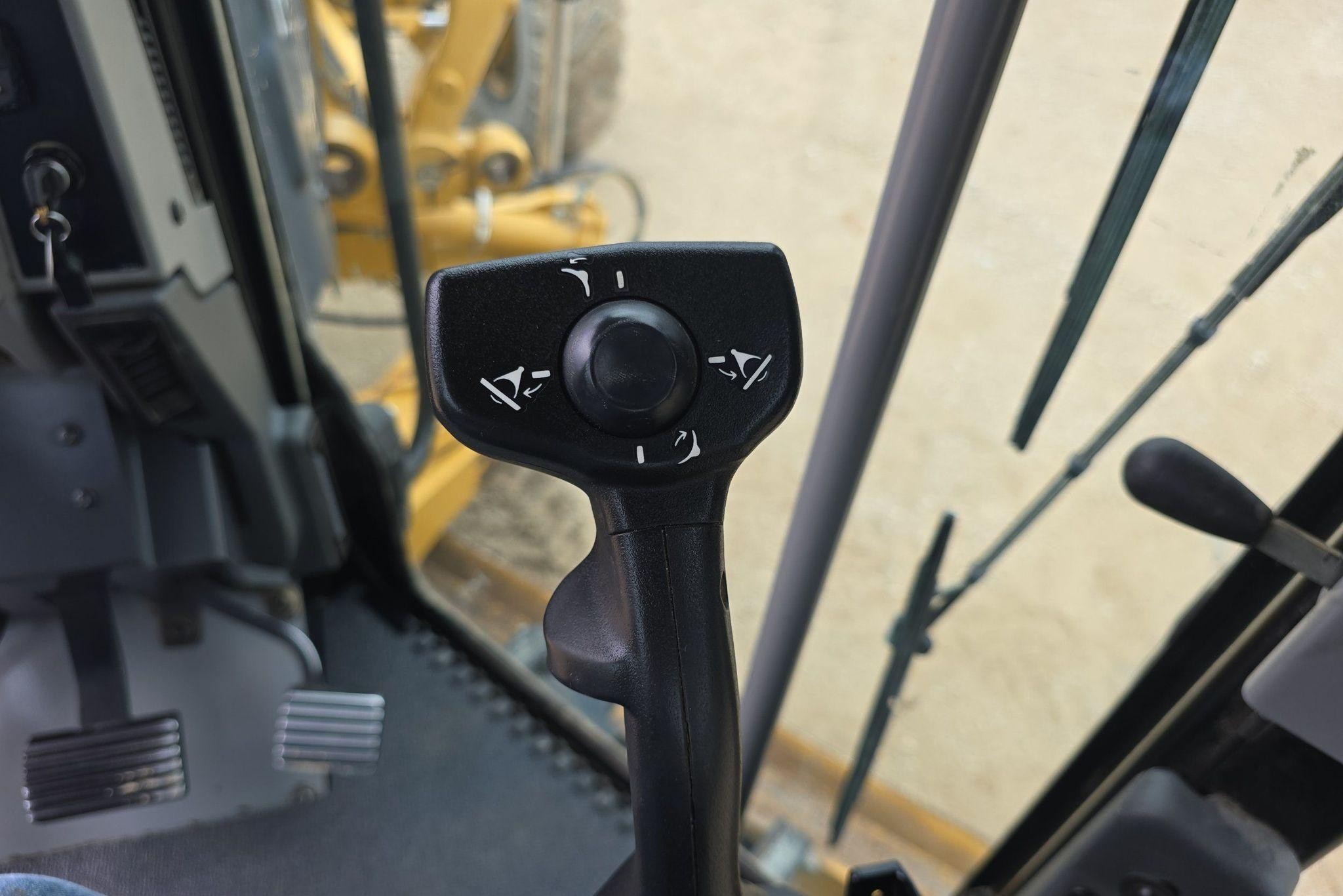 gallery 2012 Caterpillar 140M2 motor grader