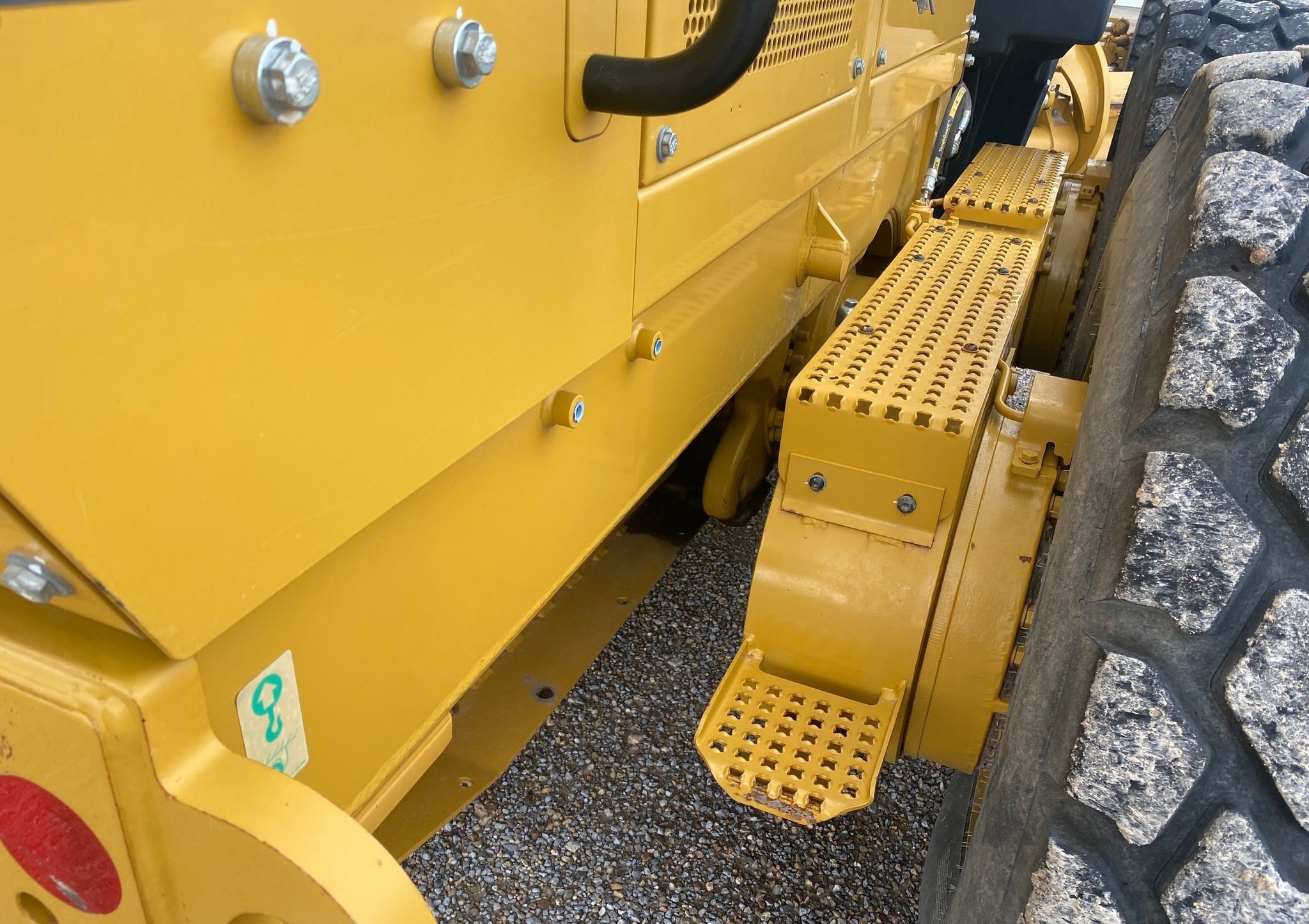 gallery 2010 Caterpillar 140M motor grader