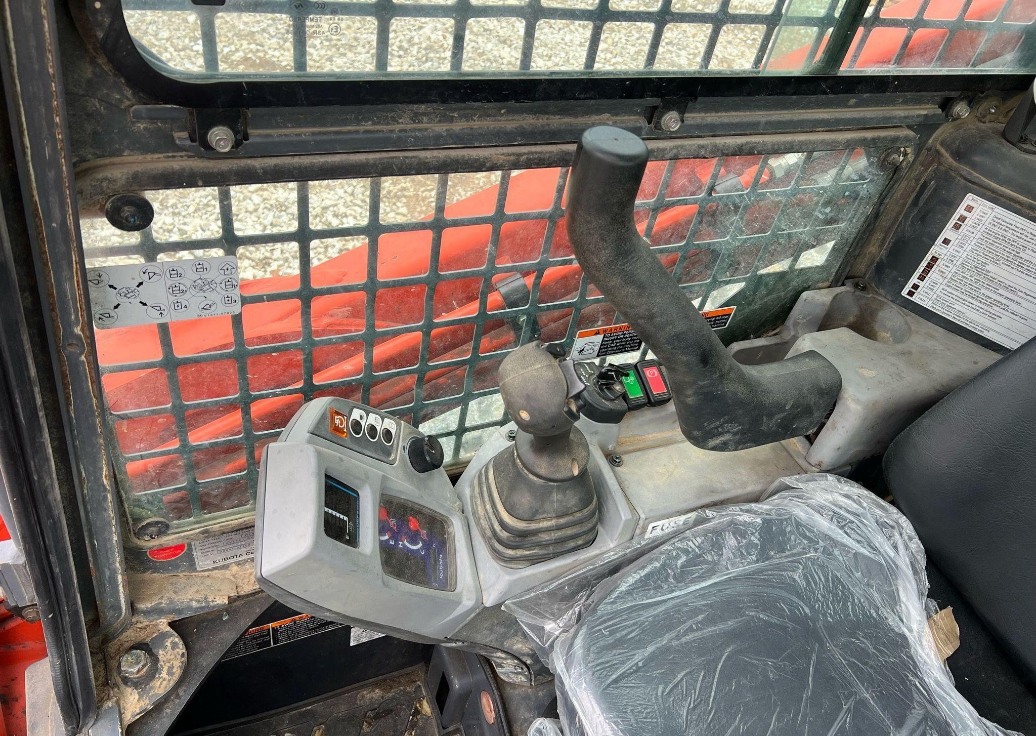 gallery 2019 Kubota SVL95-2S tracked skid steer loader