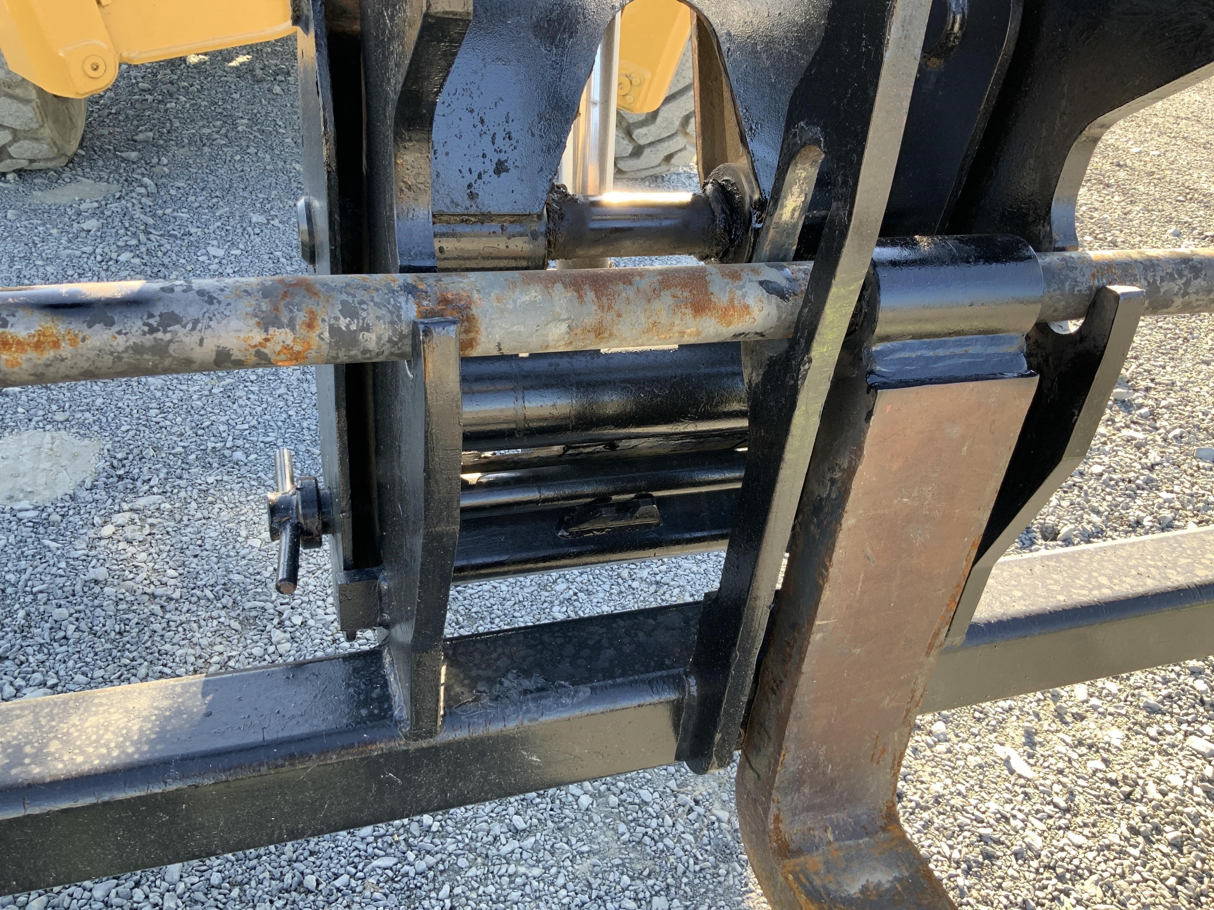 gallery 2013 Caterpillar TL1055C Telehandler