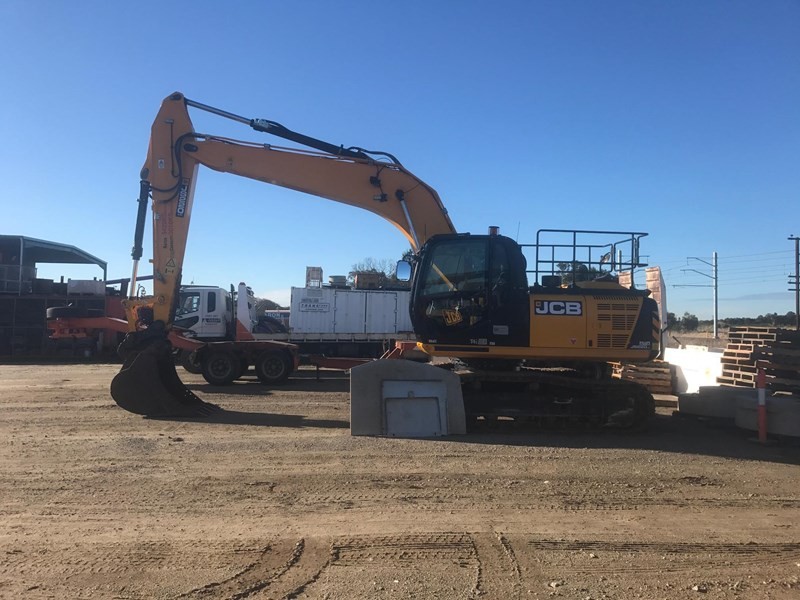 gallery 2014 JCB JS220LC EXCAVATOR