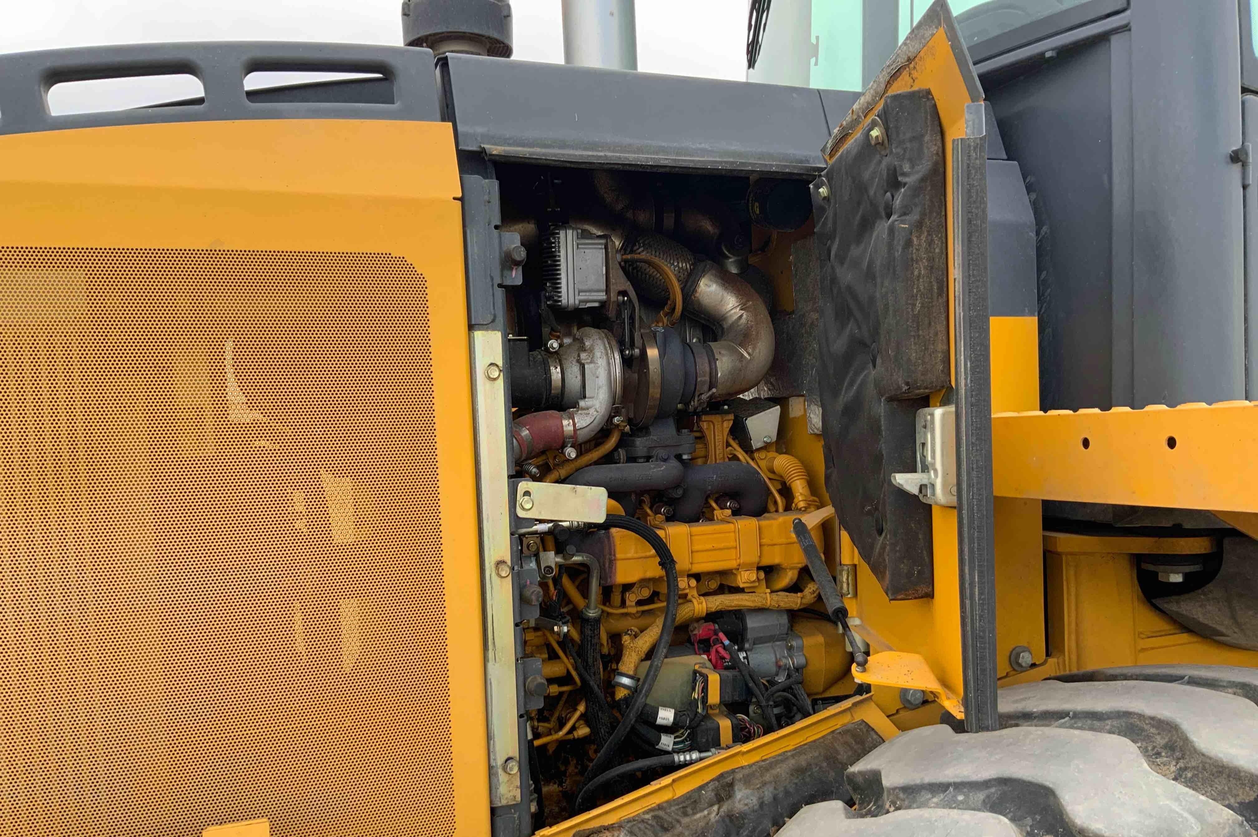 gallery John Deere 444K High Lift Wheel Loader