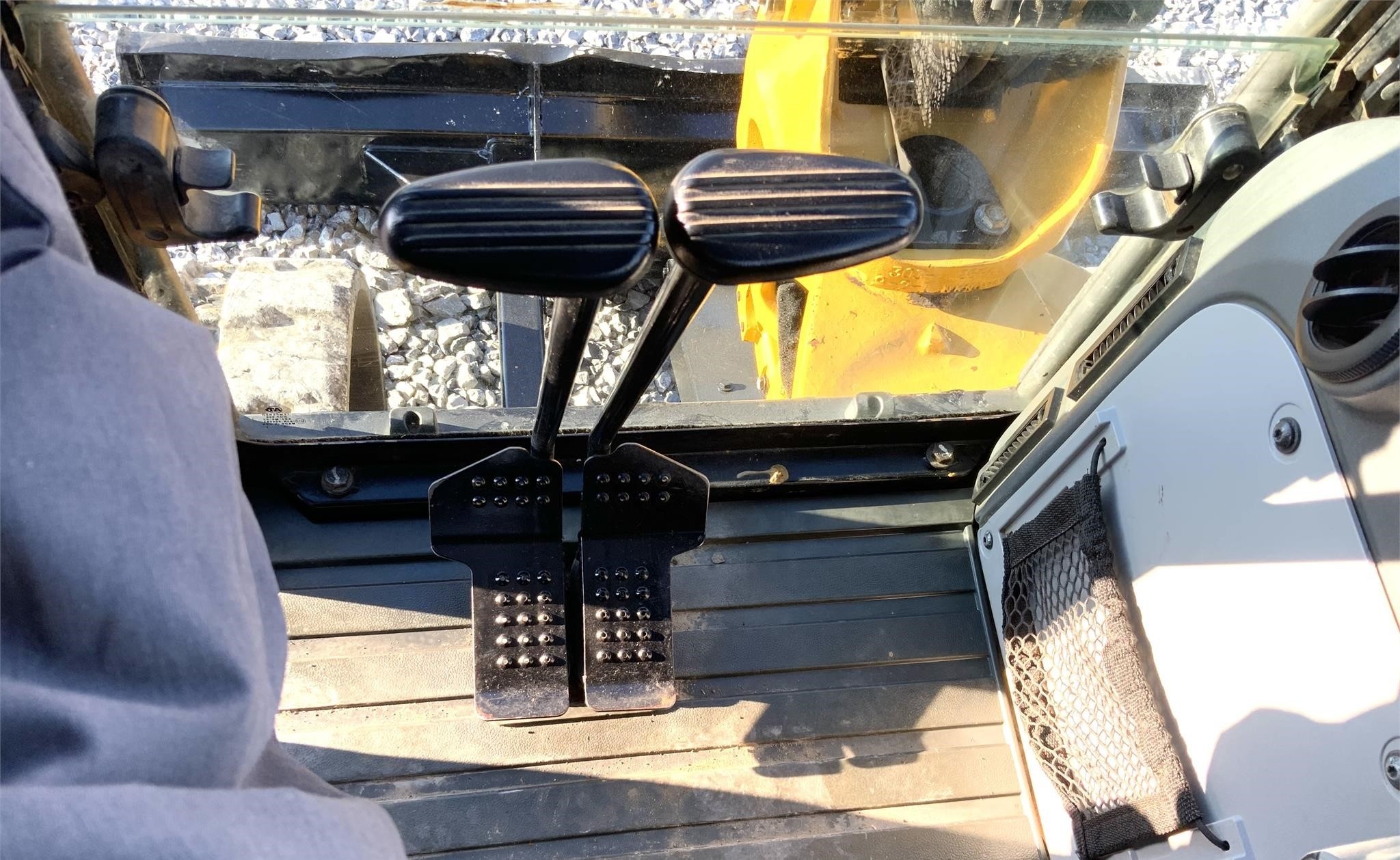 gallery 2017 CATERPILLAR 305.5E2 CR