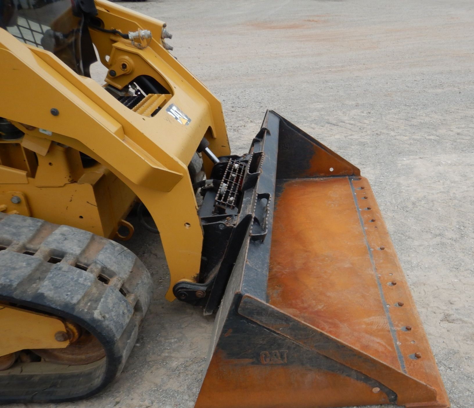 gallery 2018 Caterpillar 299D2 skid steer