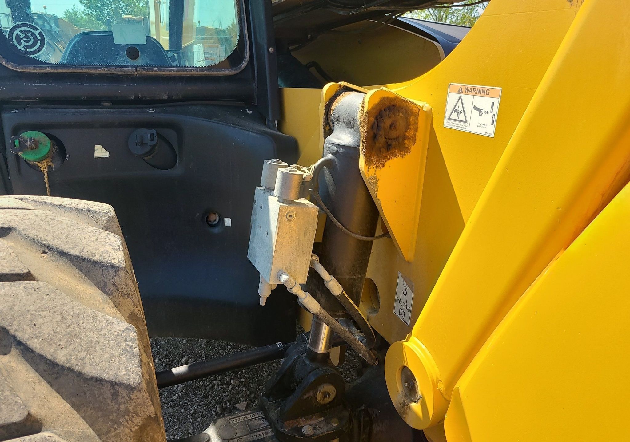 gallery 2018 Caterpillar TL1255D telehandler