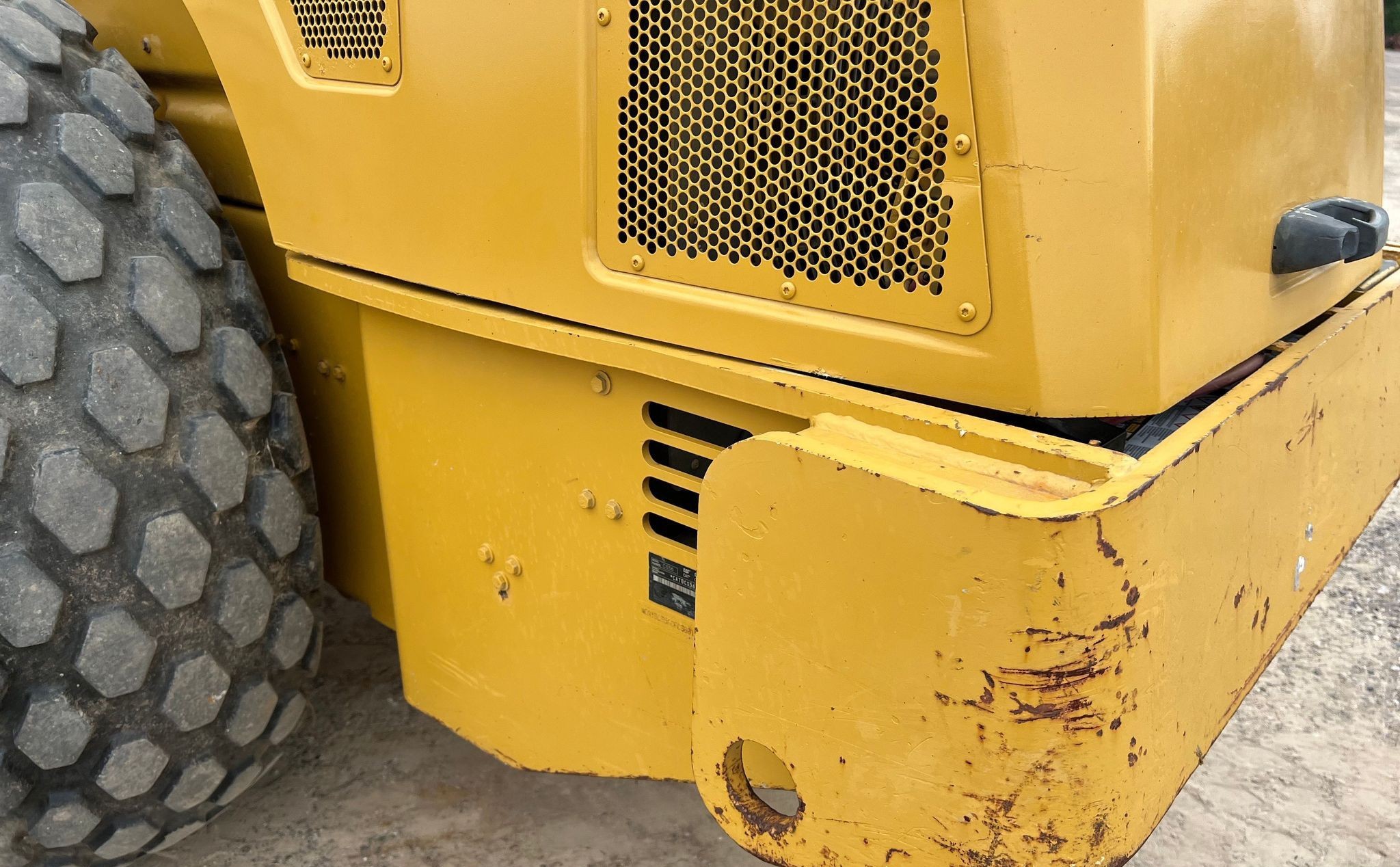 gallery 2008 Caterpillar CS56 single drum vibratory roller