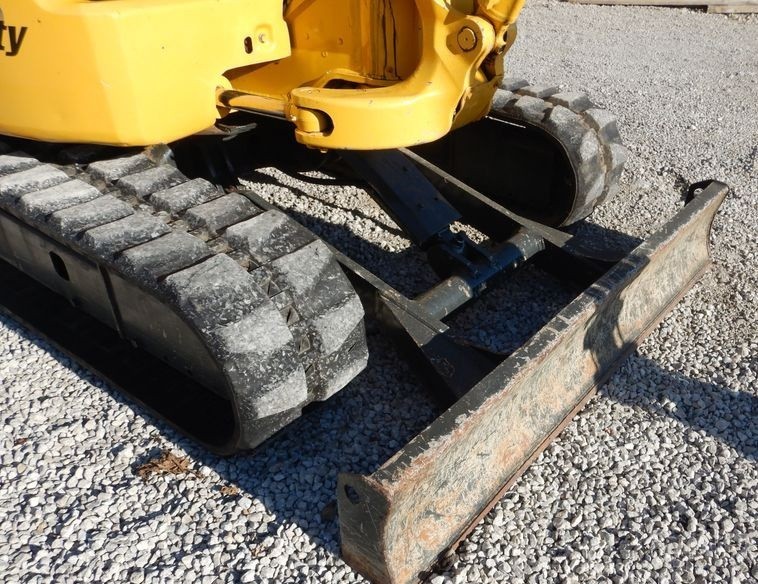 gallery 2006 Komatsu PC50MR-2 mini excavator
