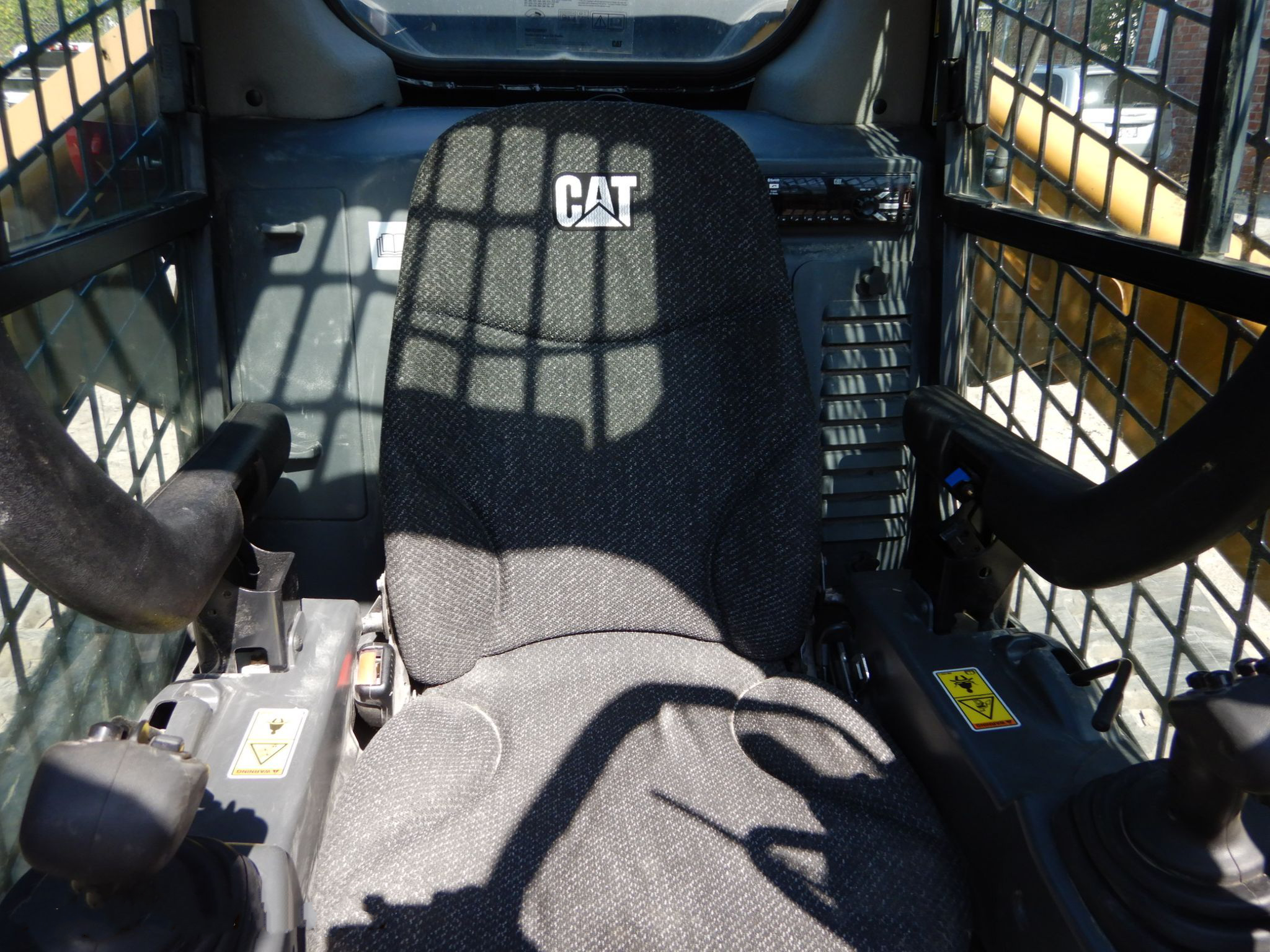 gallery 2018 Caterpillar 299D2 skid steer