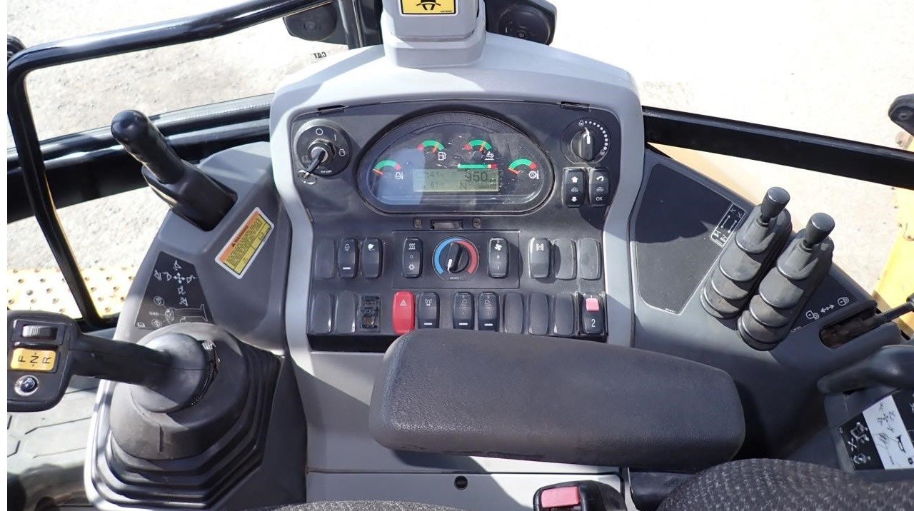 gallery 2015 CATERPILLAR 420F2
